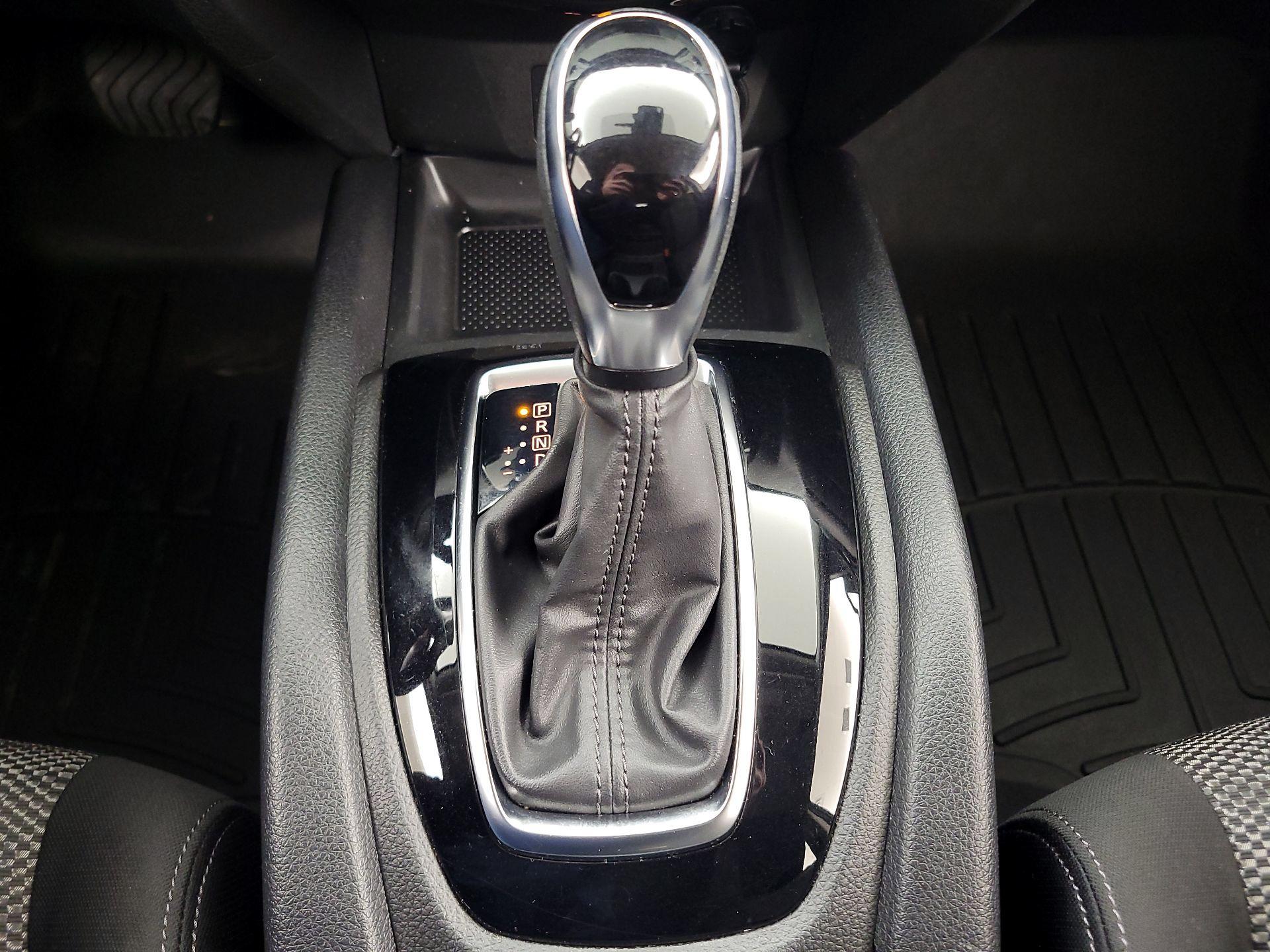 Thumbnail: 2020 Nissan Rogue Sport - 17