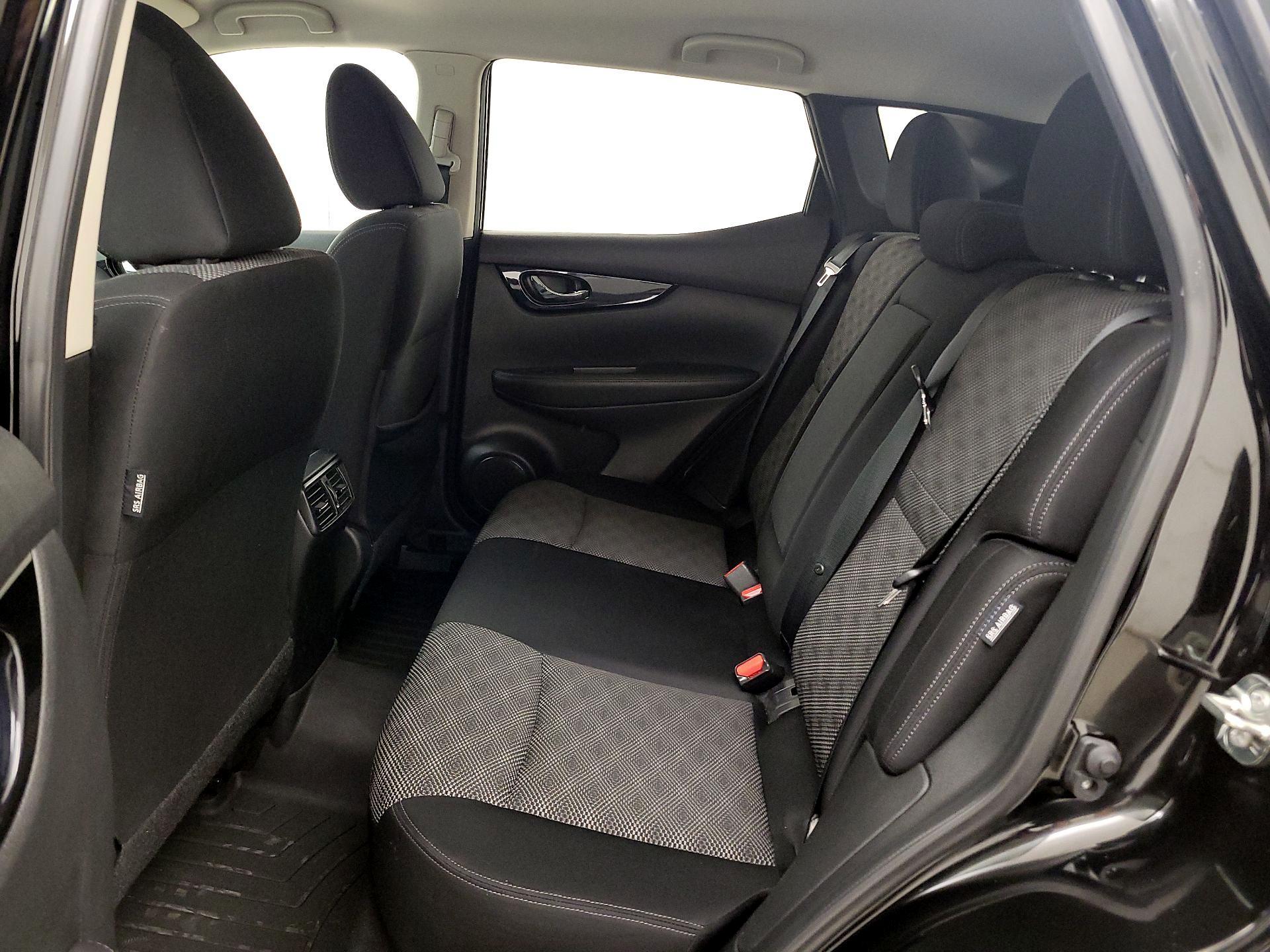 Thumbnail: 2020 Nissan Rogue Sport - 19