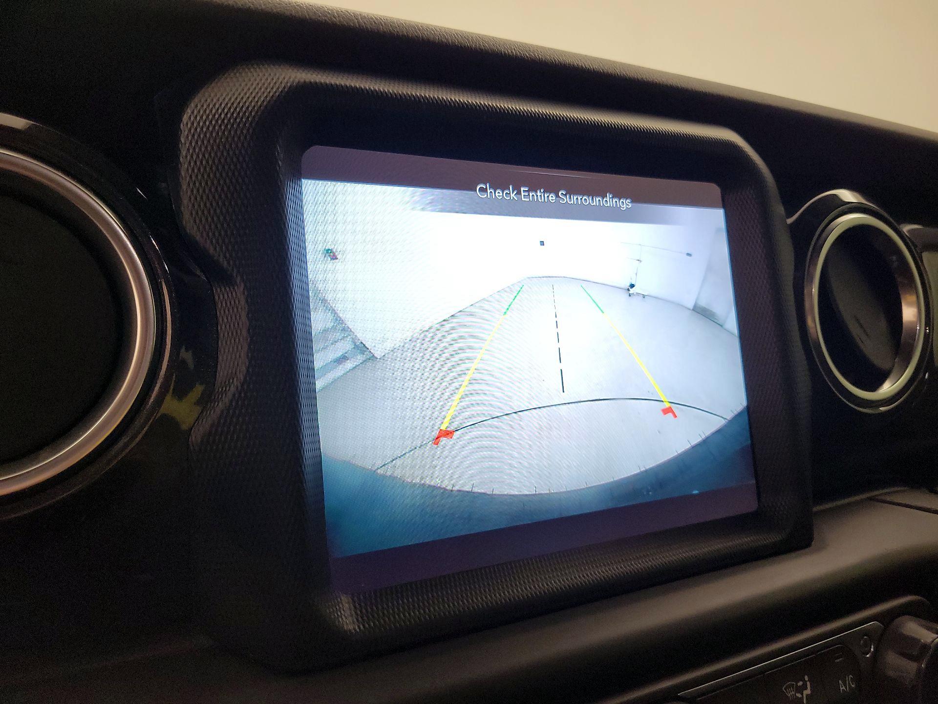 Thumbnail: 2021 Jeep Wrangler - 15