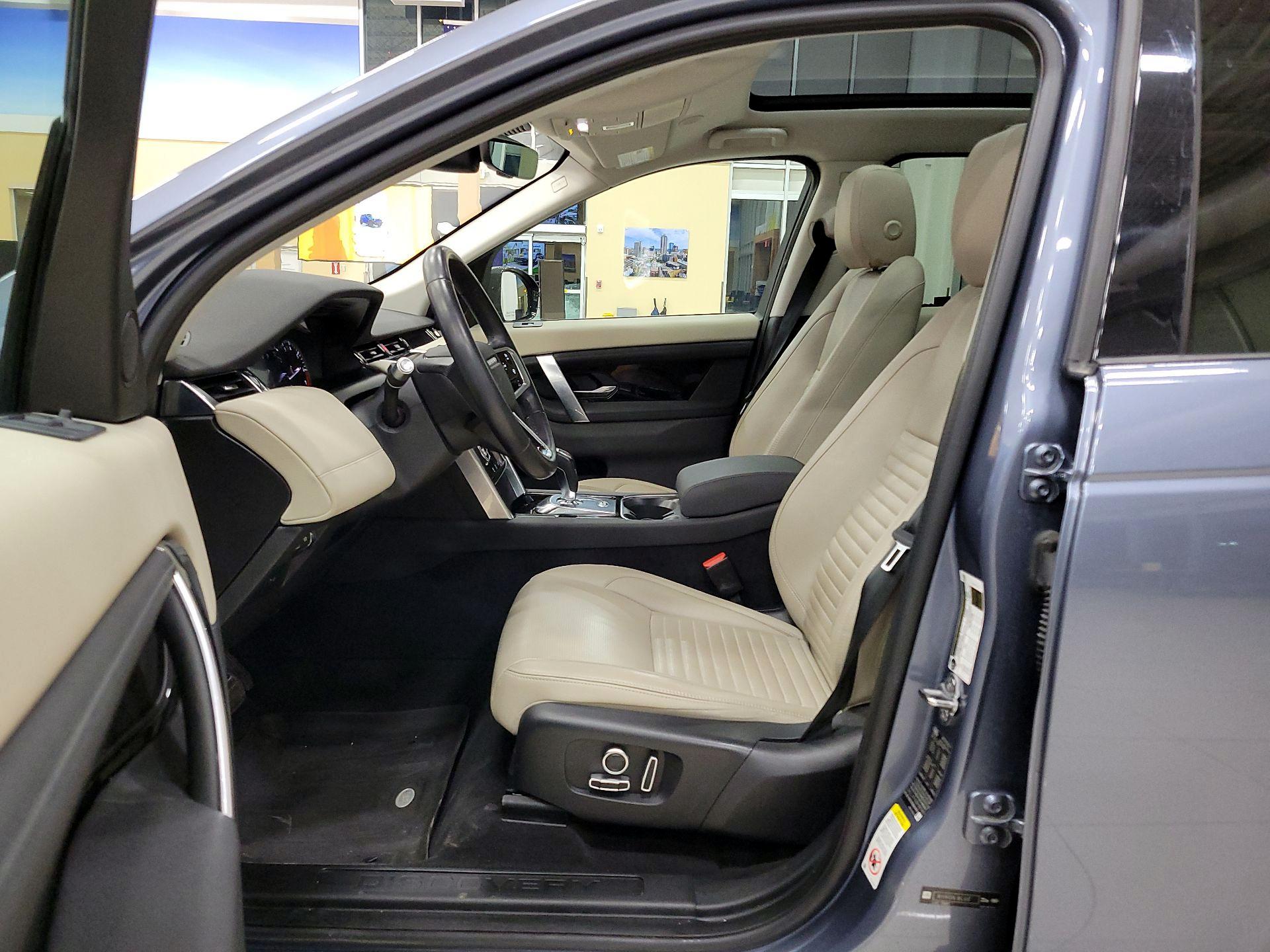 Thumbnail: 2021 Land Rover Discovery Sport - 9