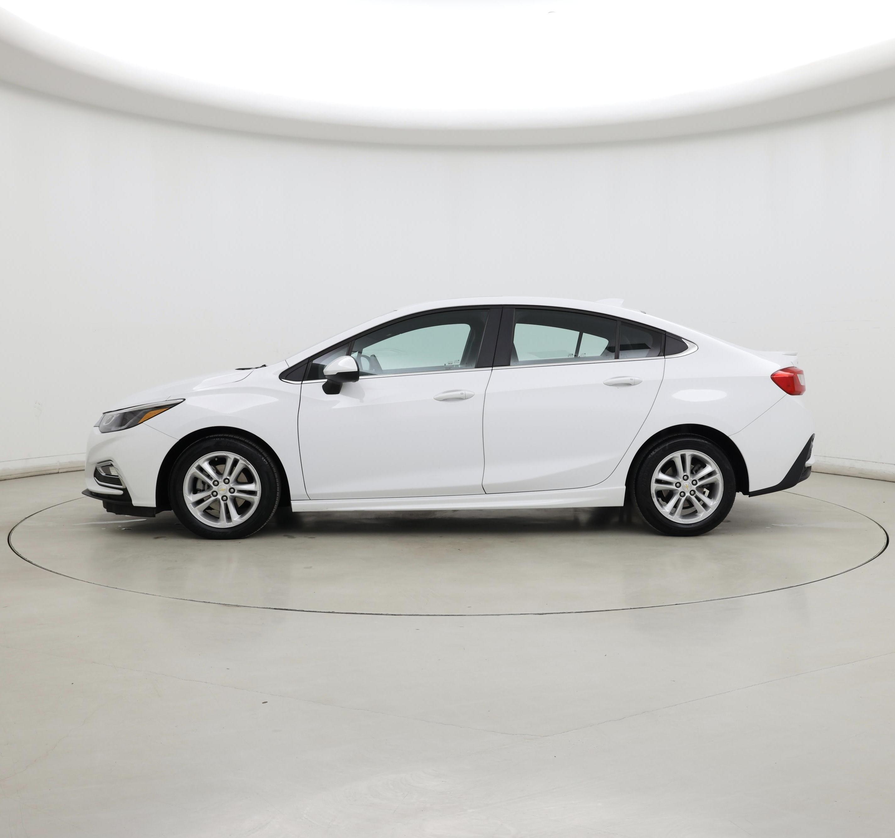 Thumbnail: 2016 Chevrolet Cruze - 3