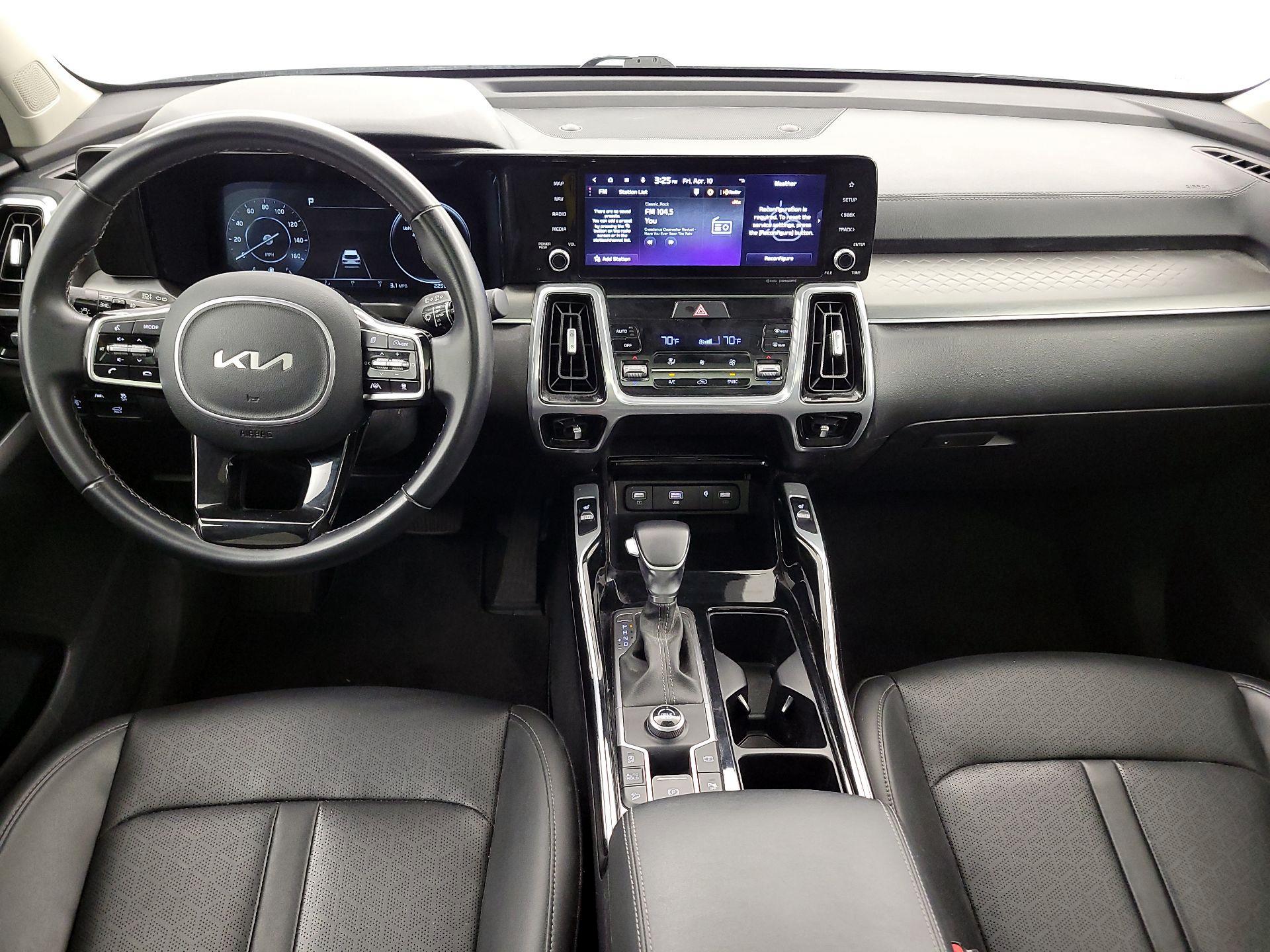 Thumbnail: 2023 Kia Sorento - 9