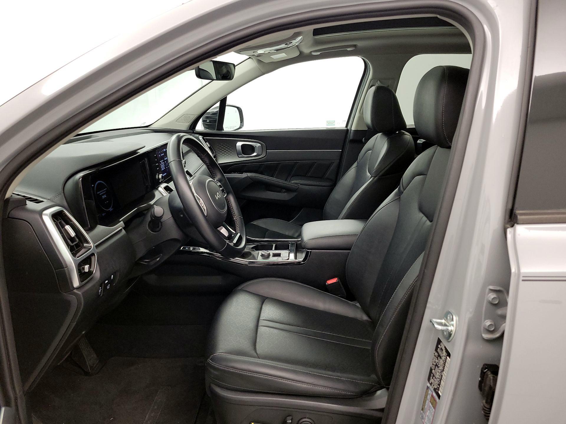 Thumbnail: 2023 Kia Sorento - 11