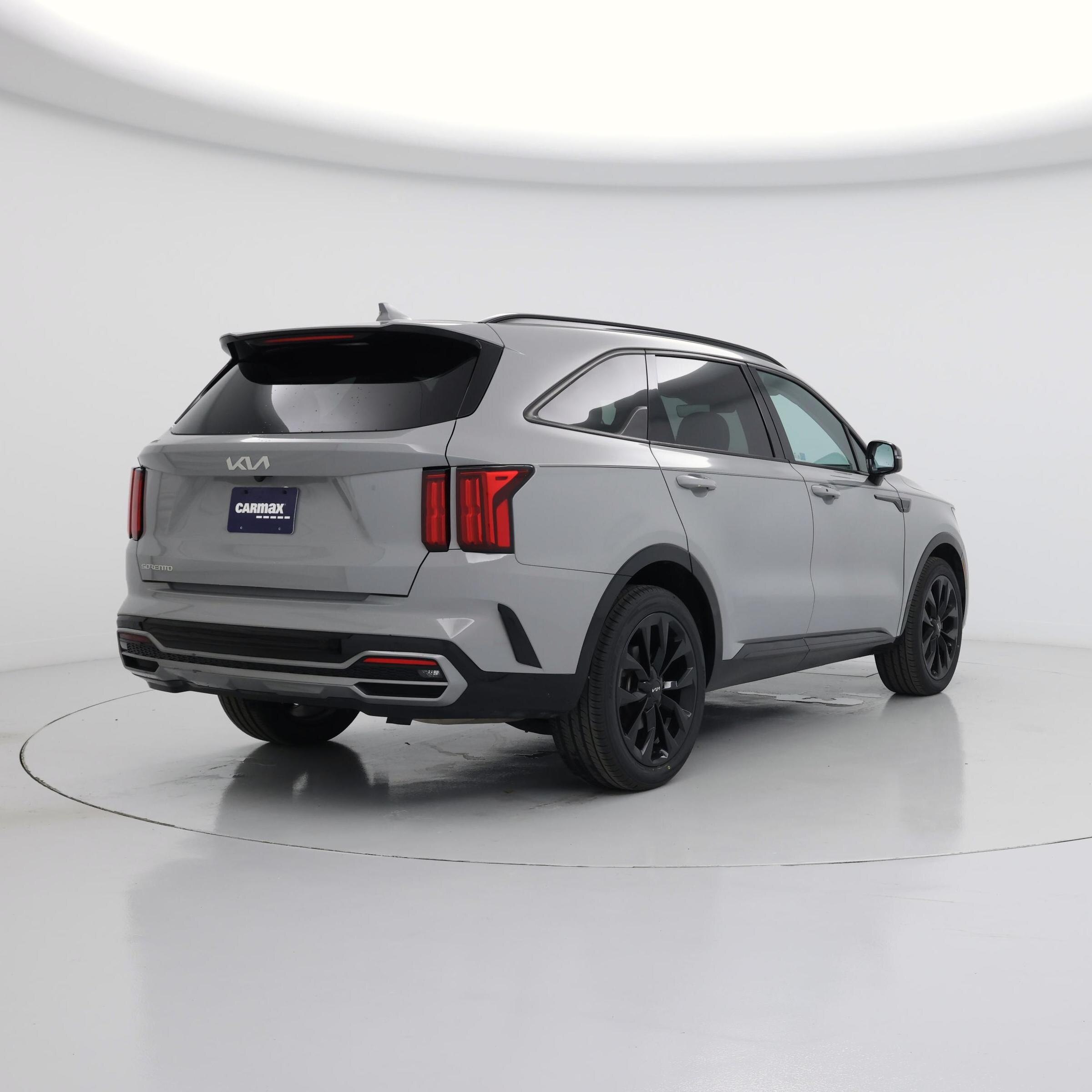 Thumbnail: 2023 Kia Sorento - 8