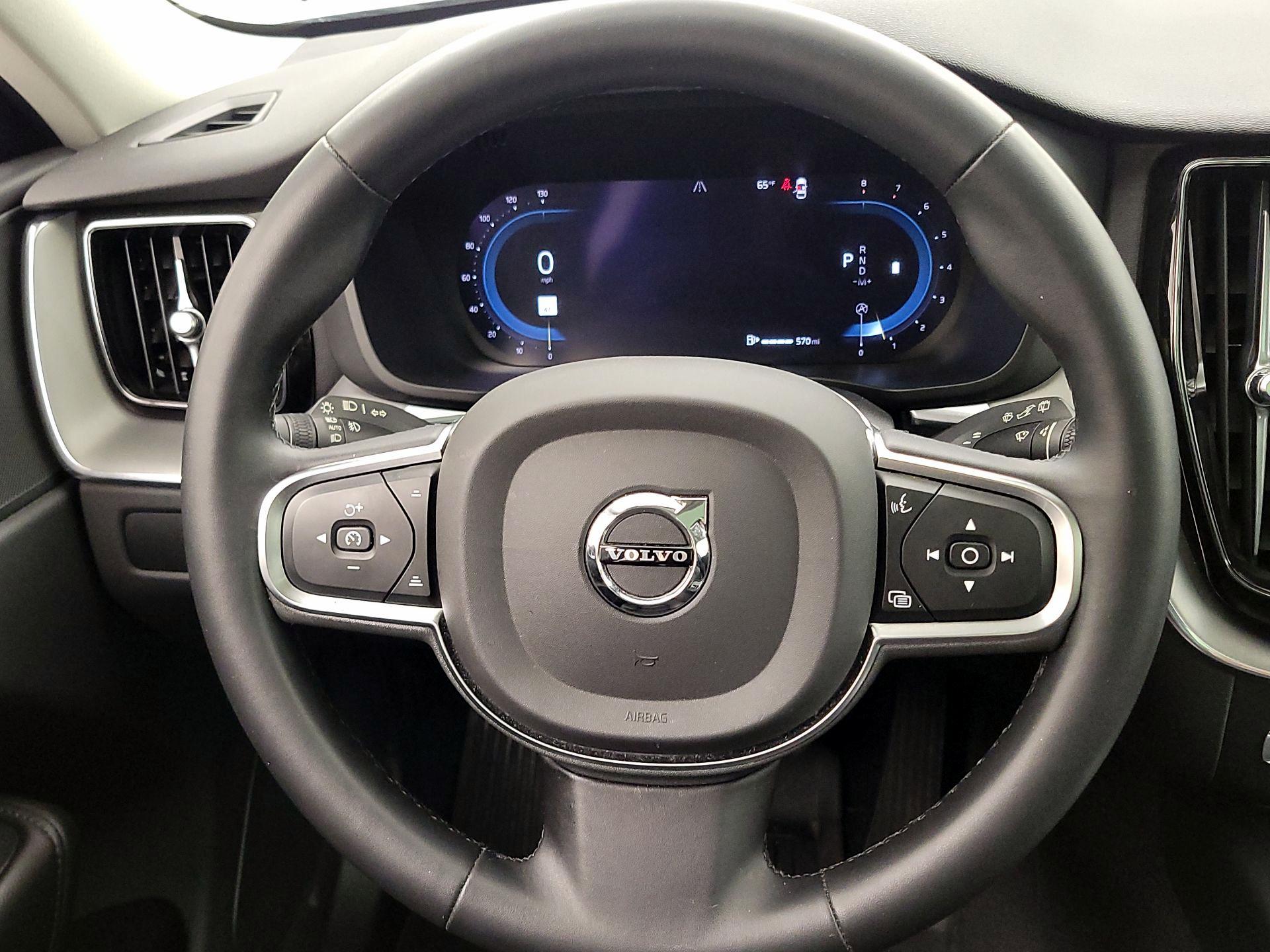 Thumbnail: 2023 Volvo XC60 - 10