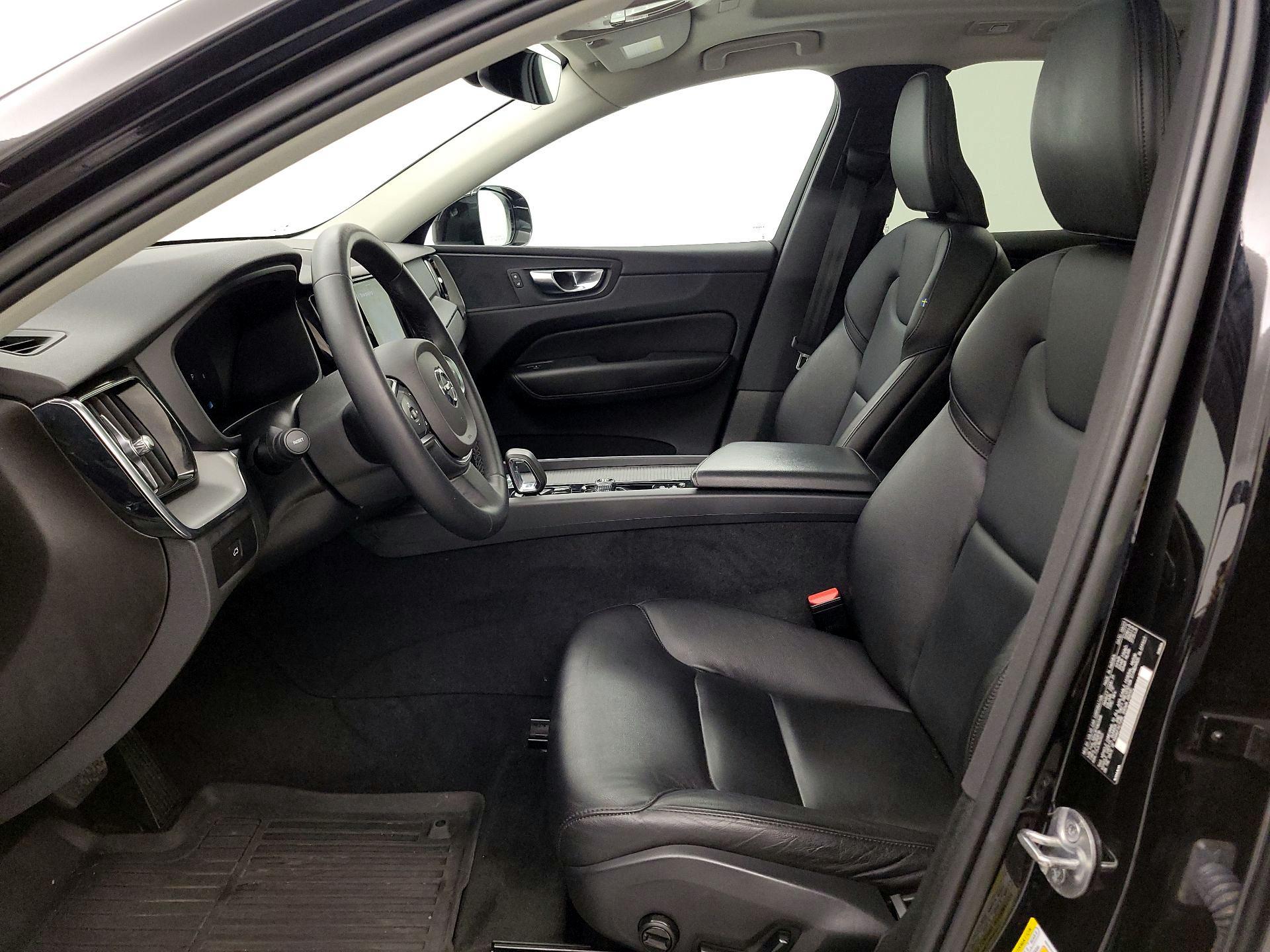 Thumbnail: 2023 Volvo XC60 - 11
