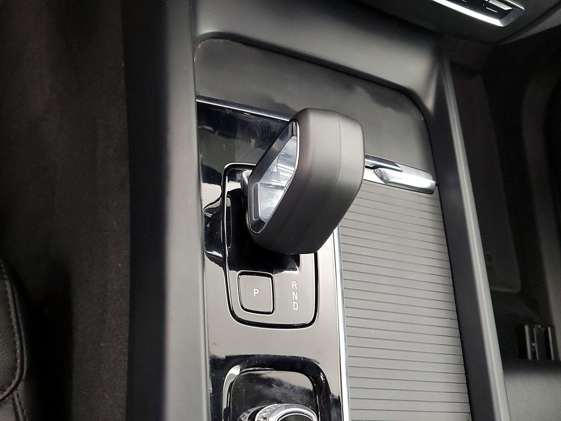 Thumbnail: 2023 Volvo XC60 - 17