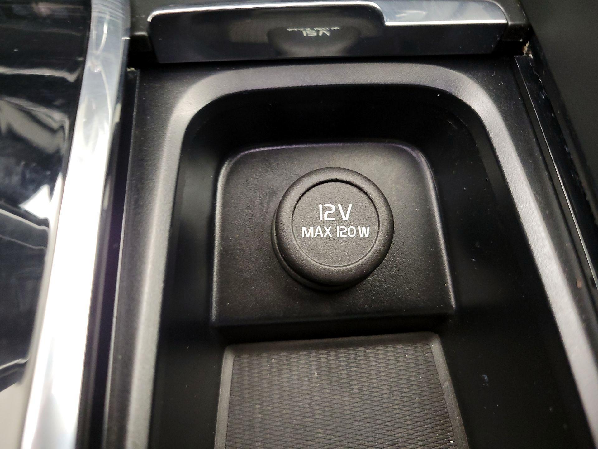 Thumbnail: 2023 Volvo XC60 - 18