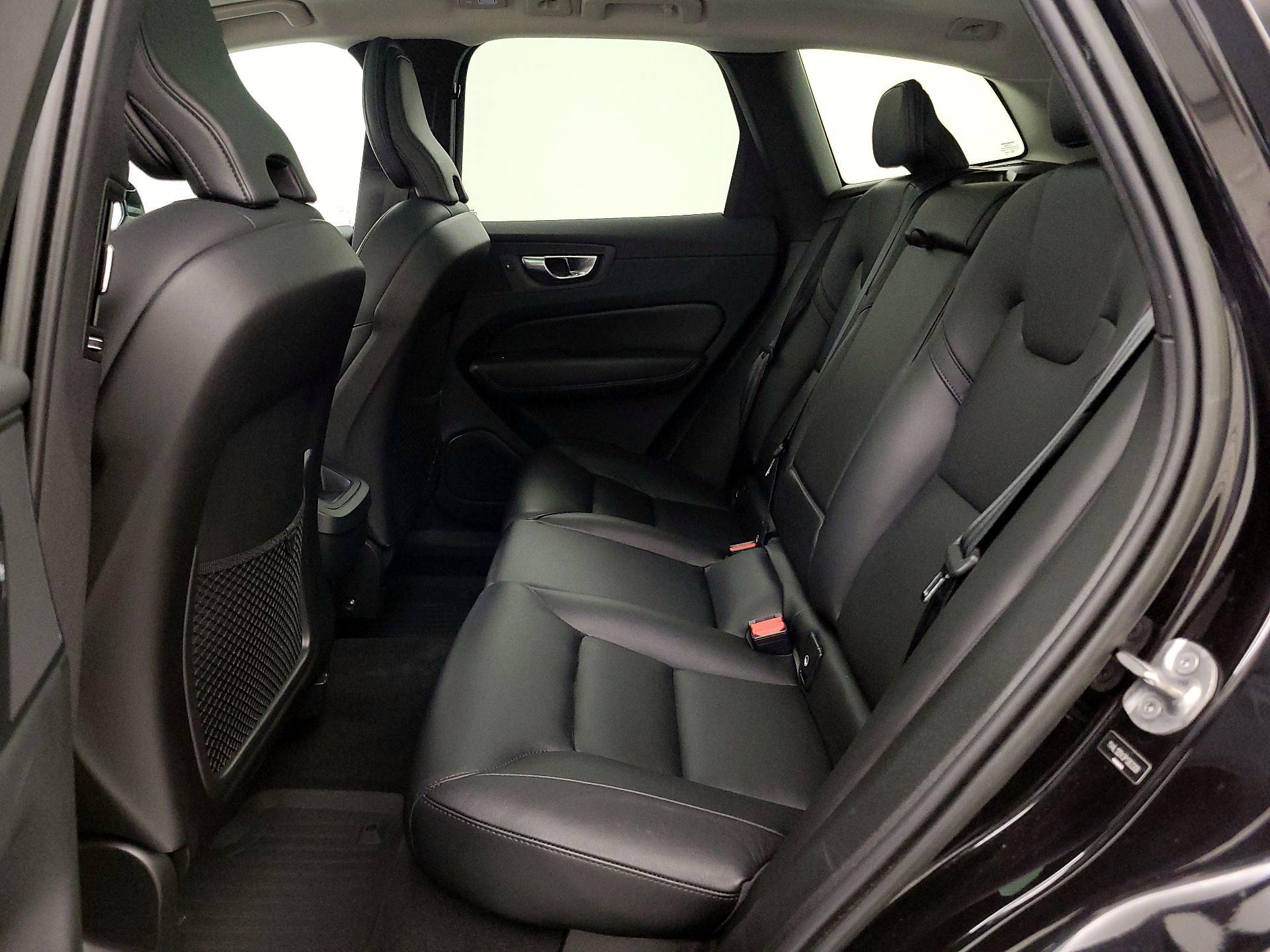 Thumbnail: 2023 Volvo XC60 - 20