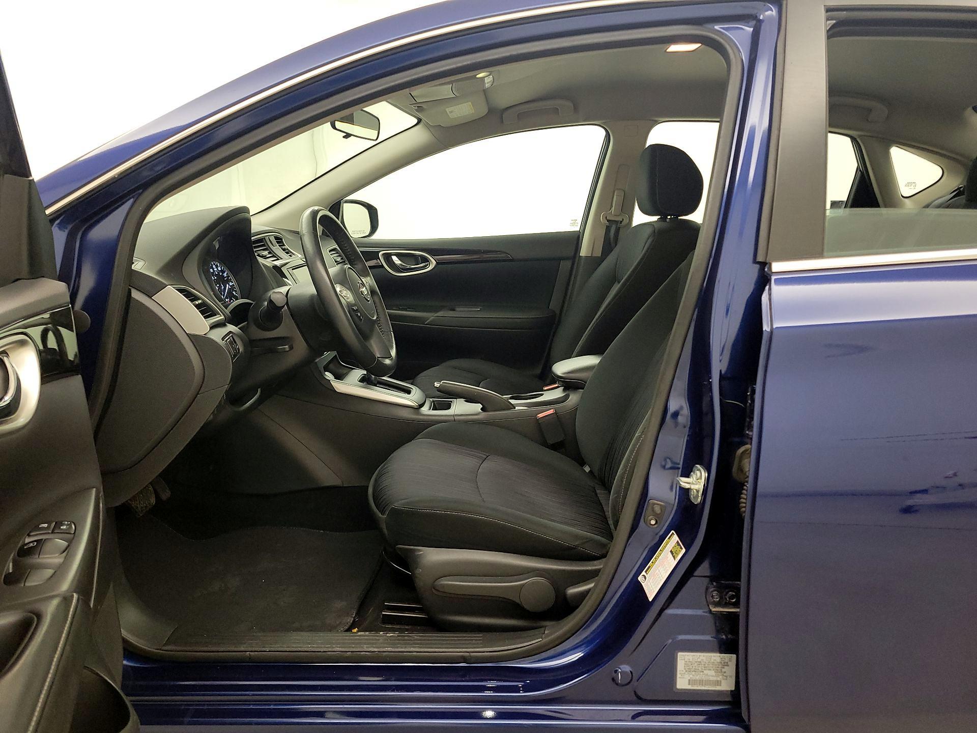 Thumbnail: 2019 Nissan Sentra - 11