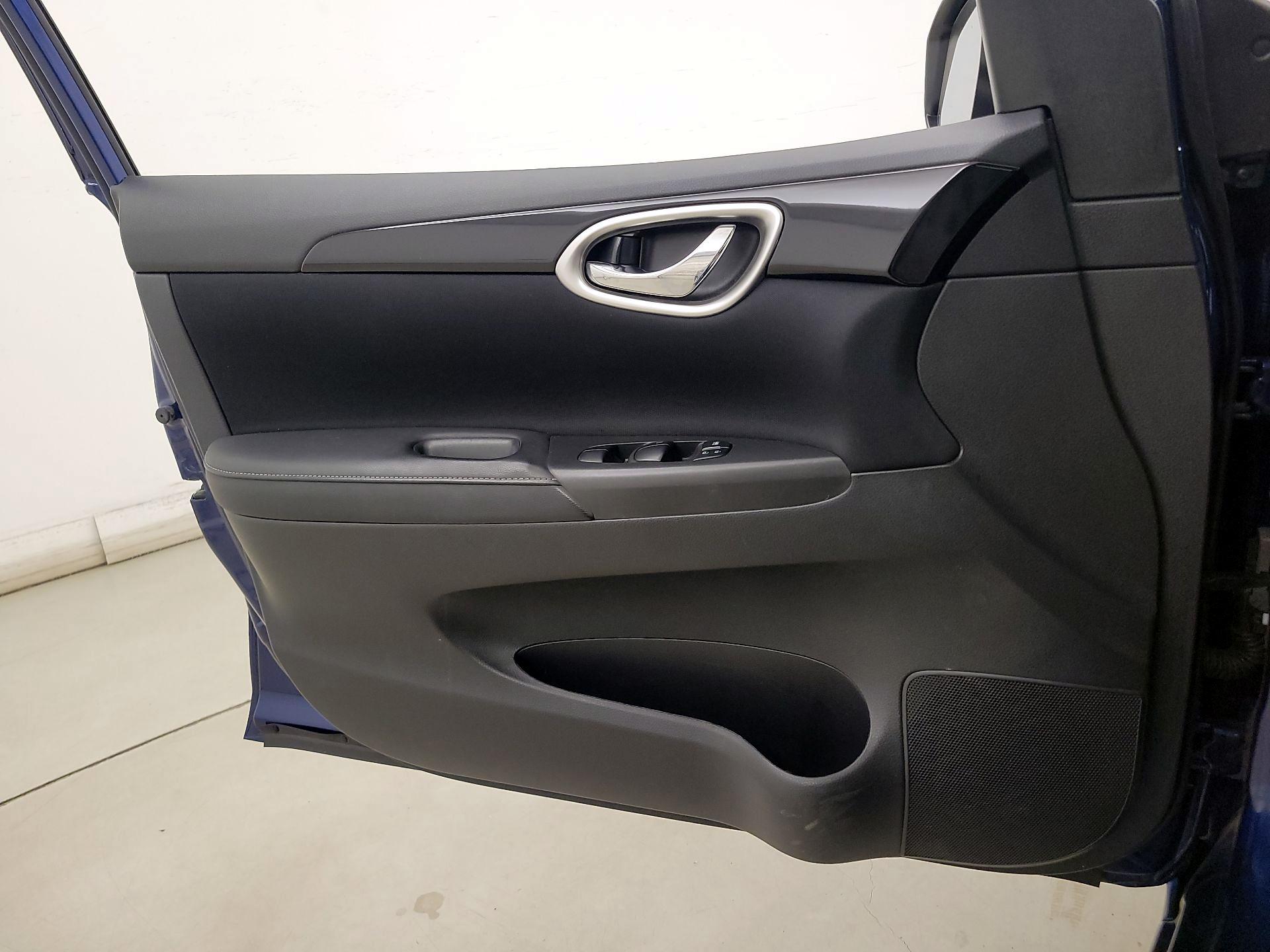 Thumbnail: 2019 Nissan Sentra - 12