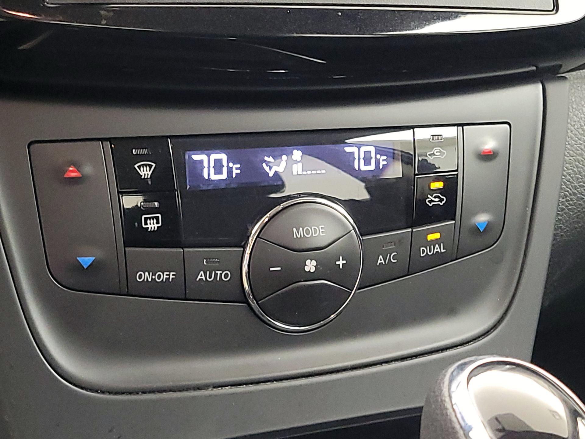 Thumbnail: 2019 Nissan Sentra - 16