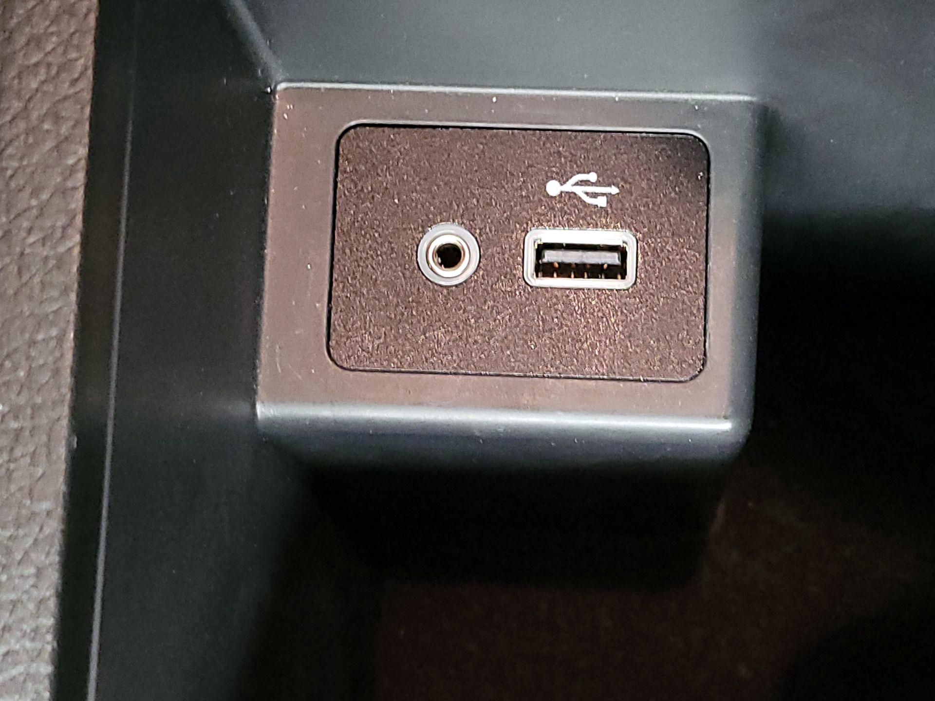 Thumbnail: 2019 Nissan Sentra - 18