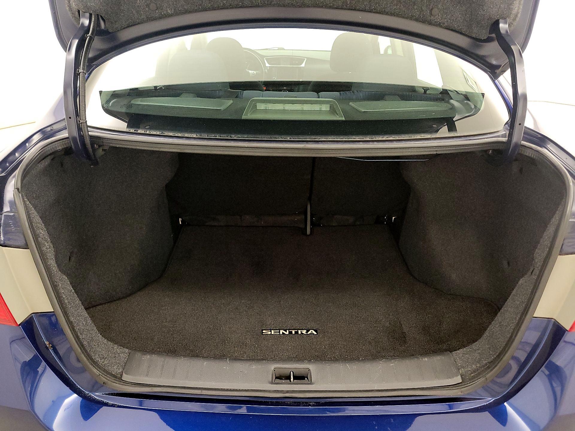 Thumbnail: 2019 Nissan Sentra - 20