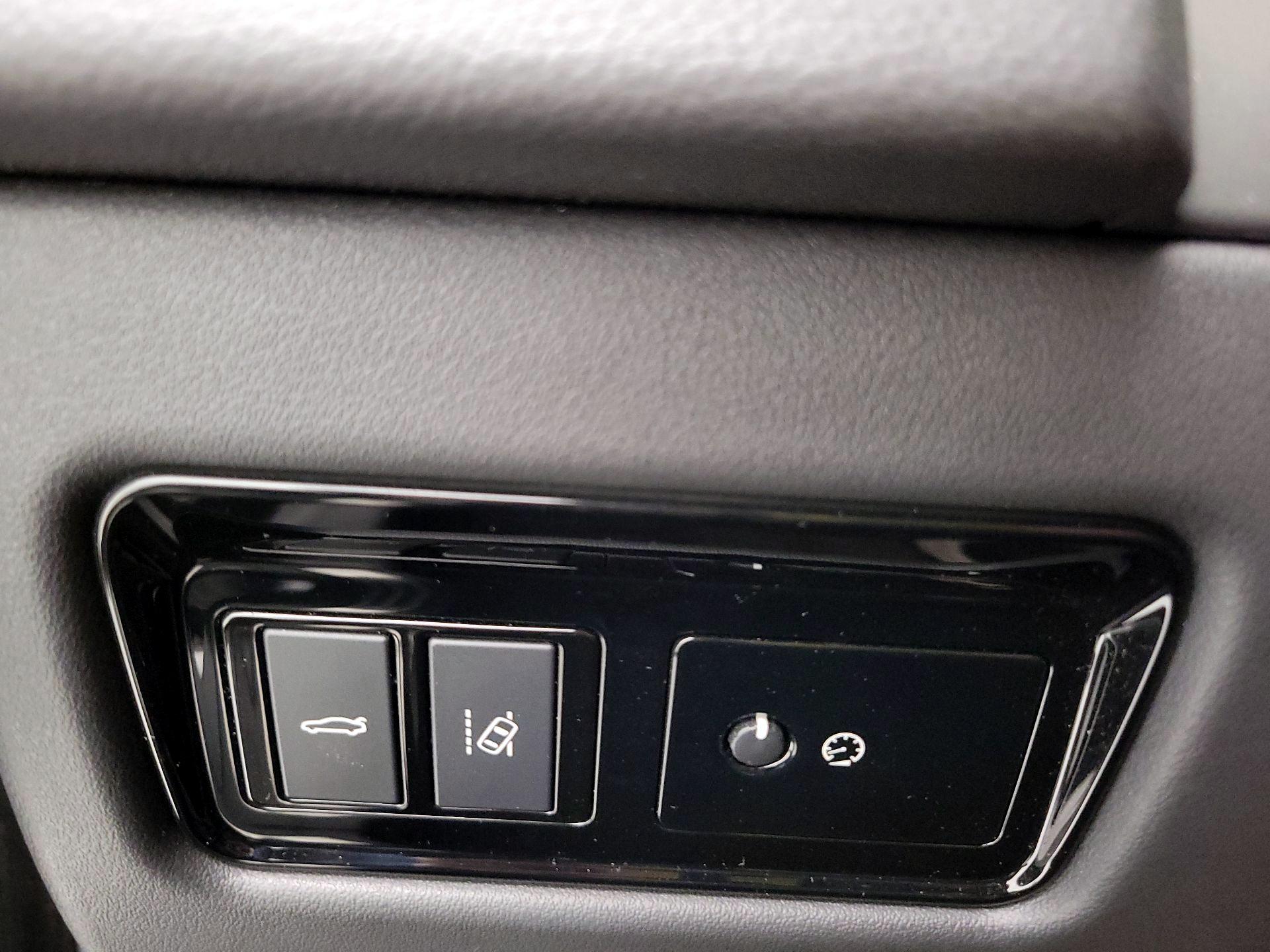 Thumbnail: 2016 Jaguar XF - 13