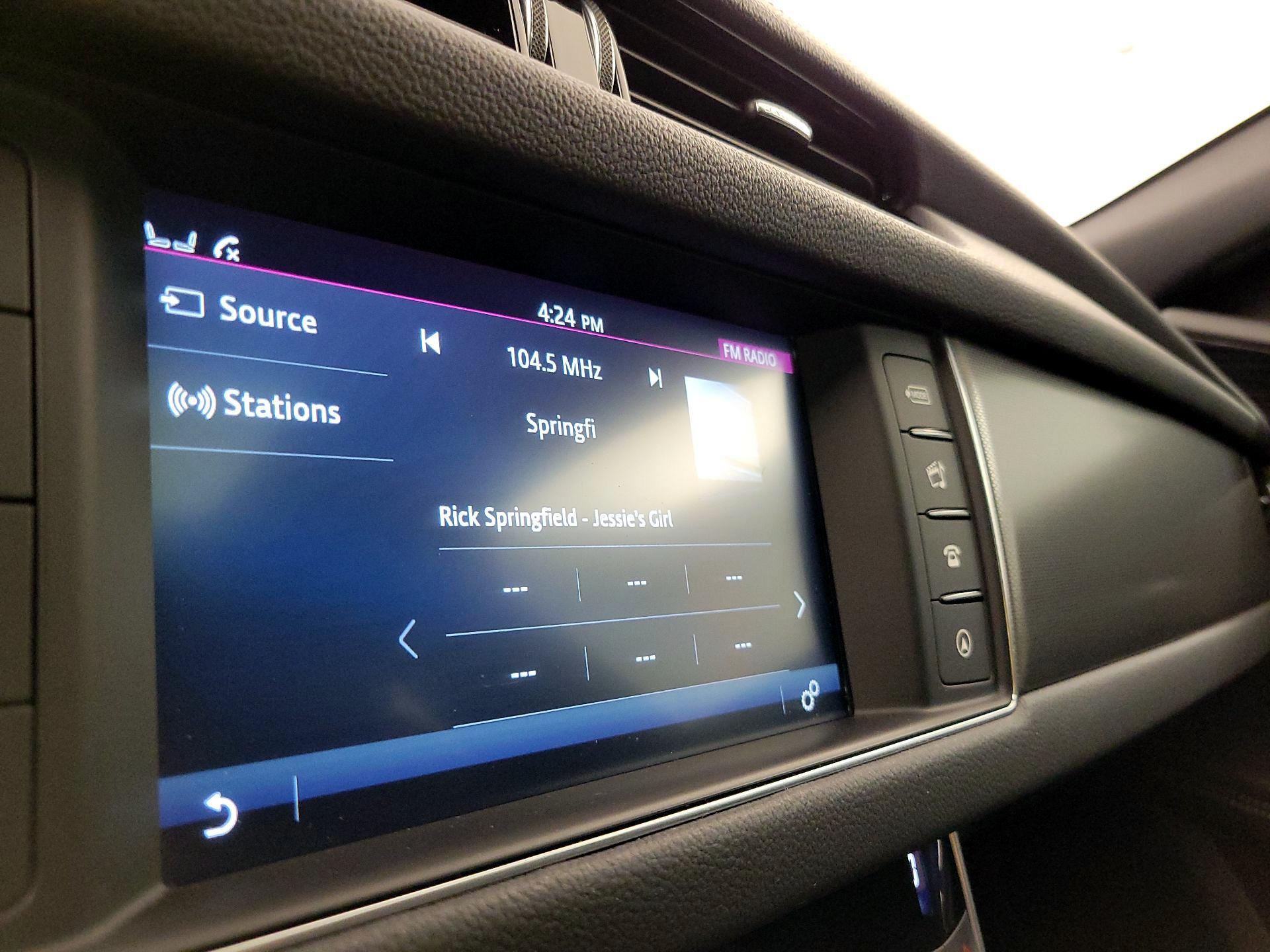 Thumbnail: 2016 Jaguar XF - 15