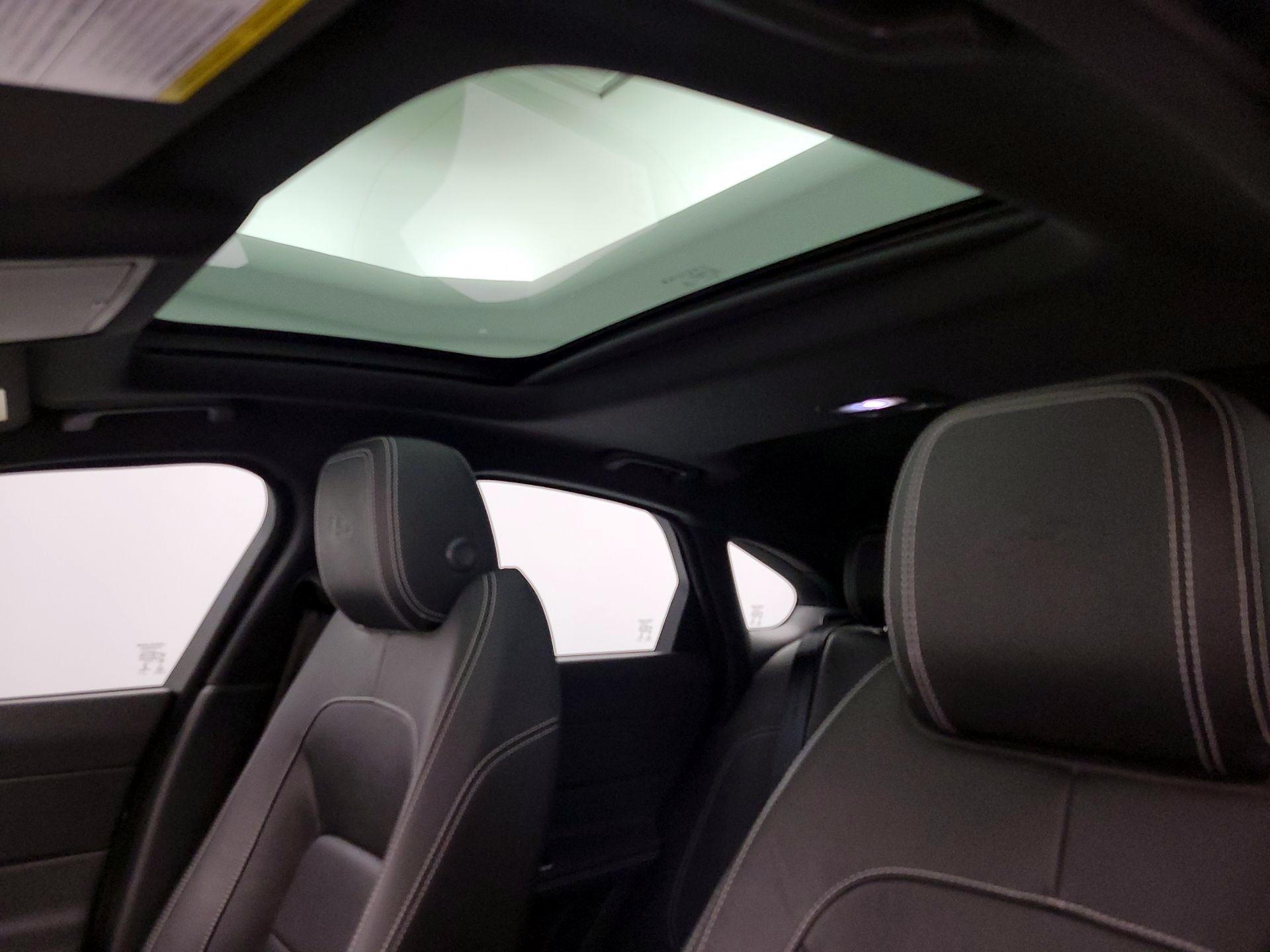 Thumbnail: 2016 Jaguar XF - 19