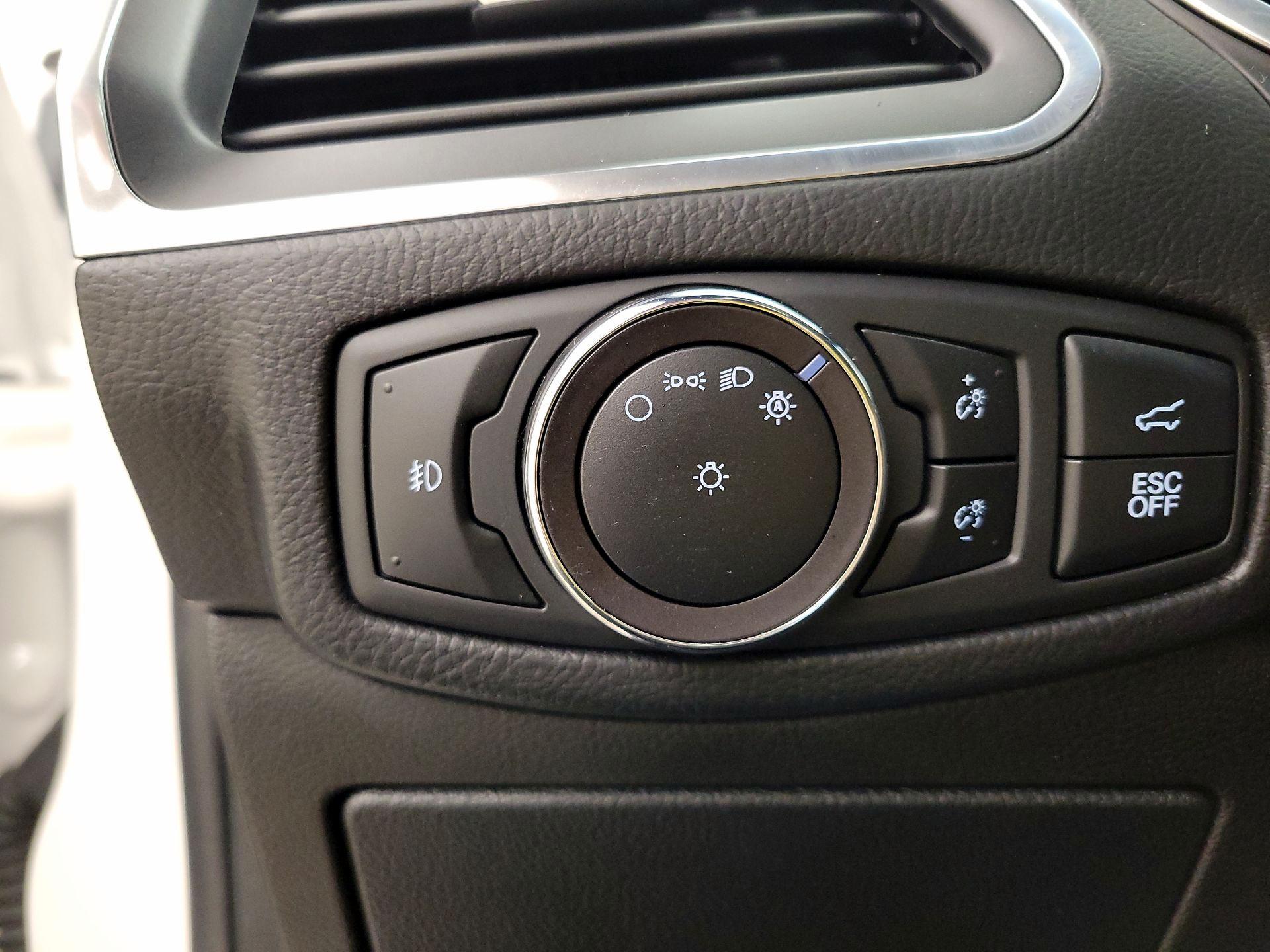 Thumbnail: 2019 Ford Edge - 13