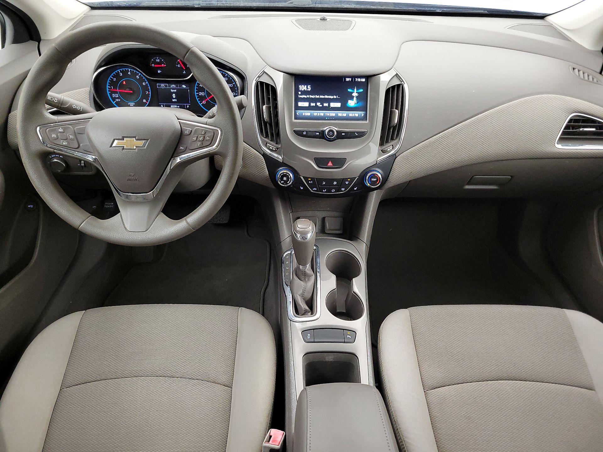 Thumbnail: 2017 Chevrolet Cruze - 9