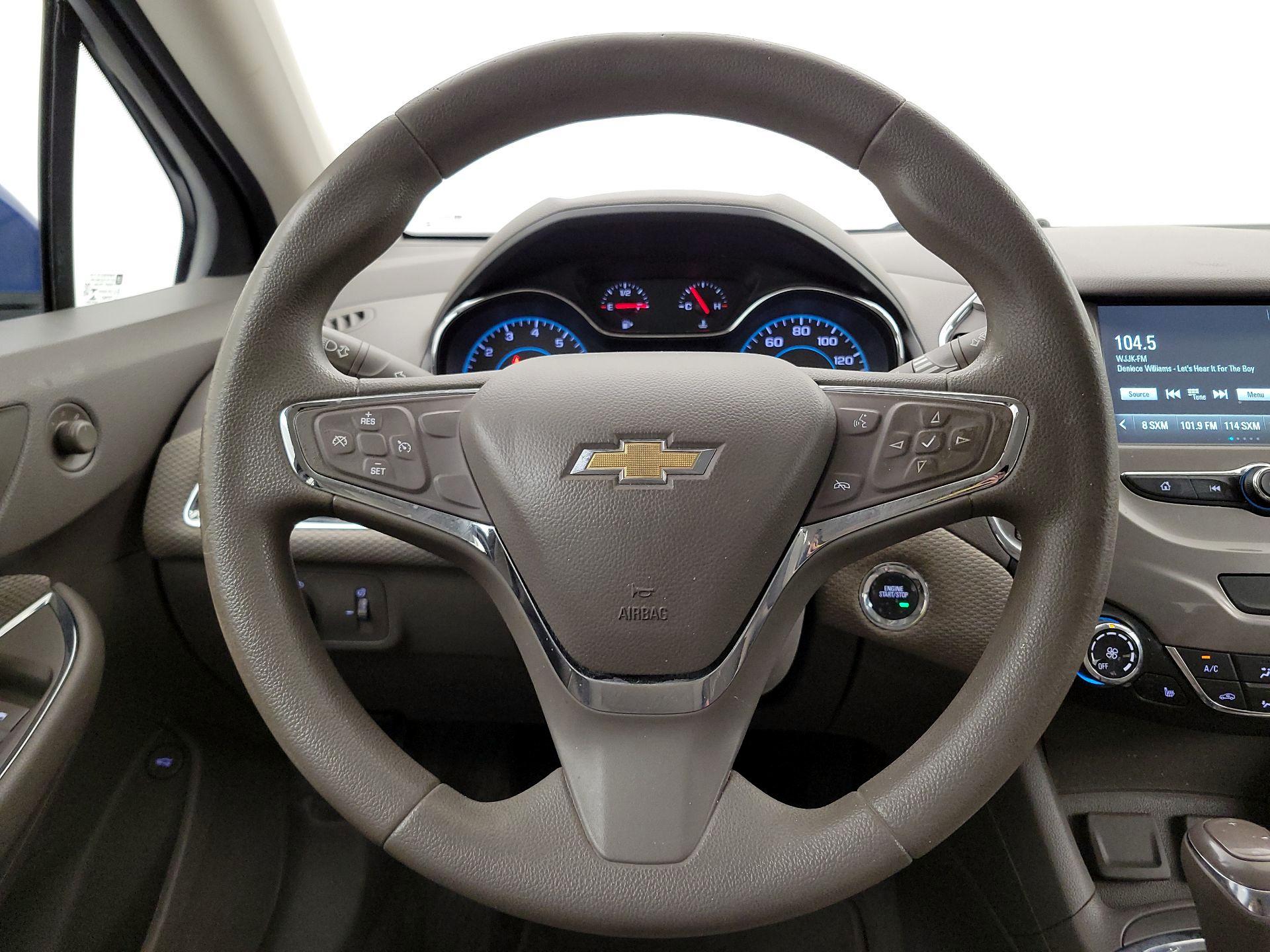 Thumbnail: 2017 Chevrolet Cruze - 10