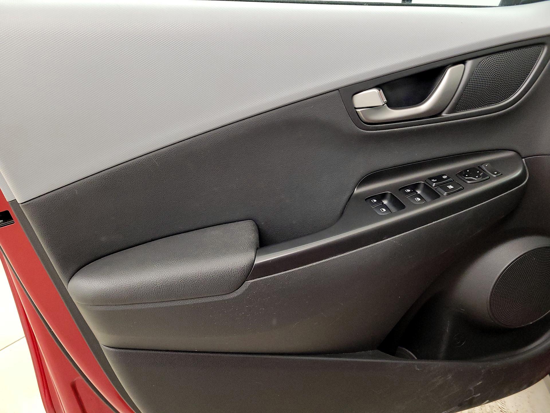 Thumbnail: 2020 Hyundai Kona - 12