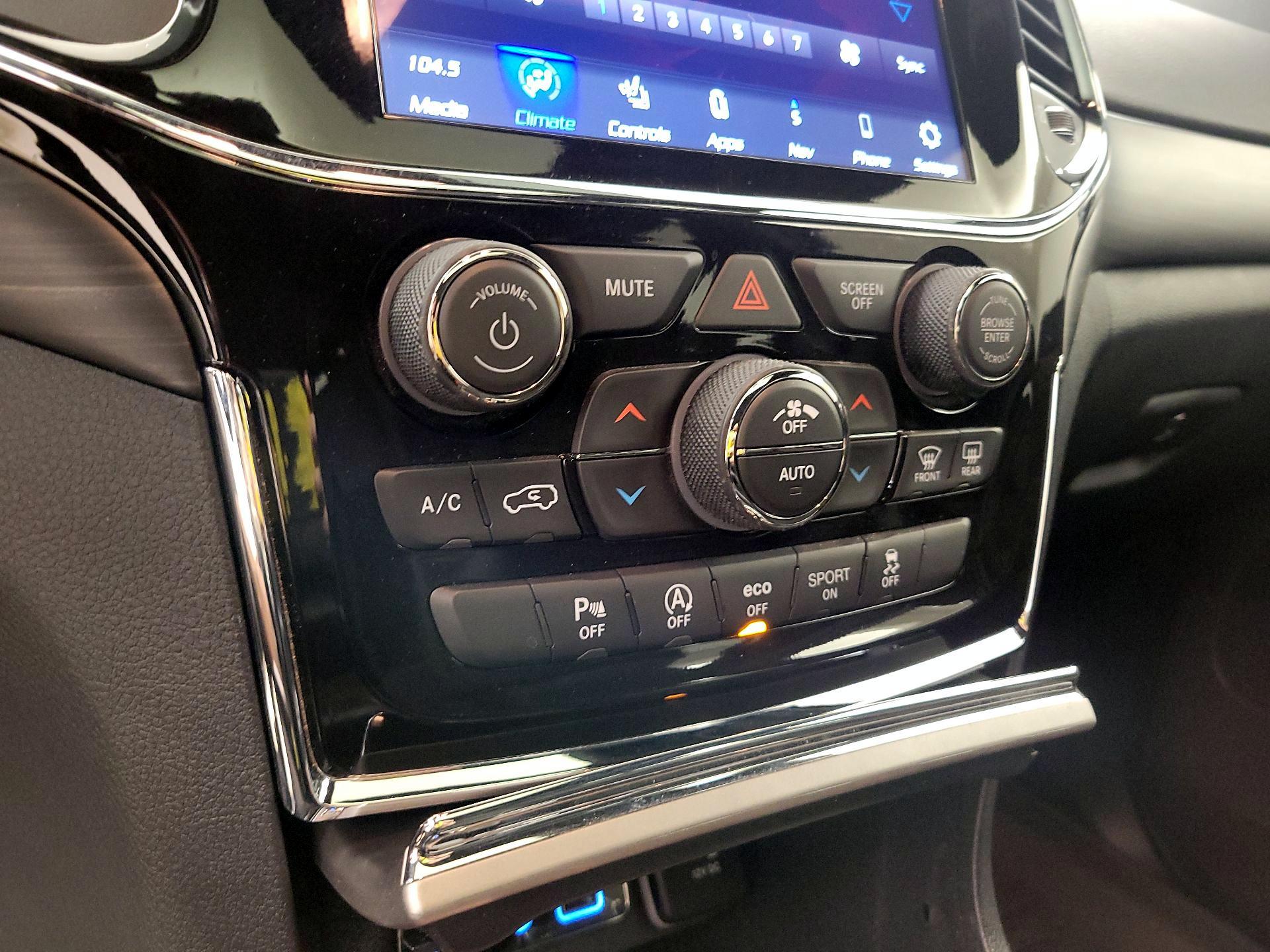 Thumbnail: 2021 Jeep Grand Cherokee - 17