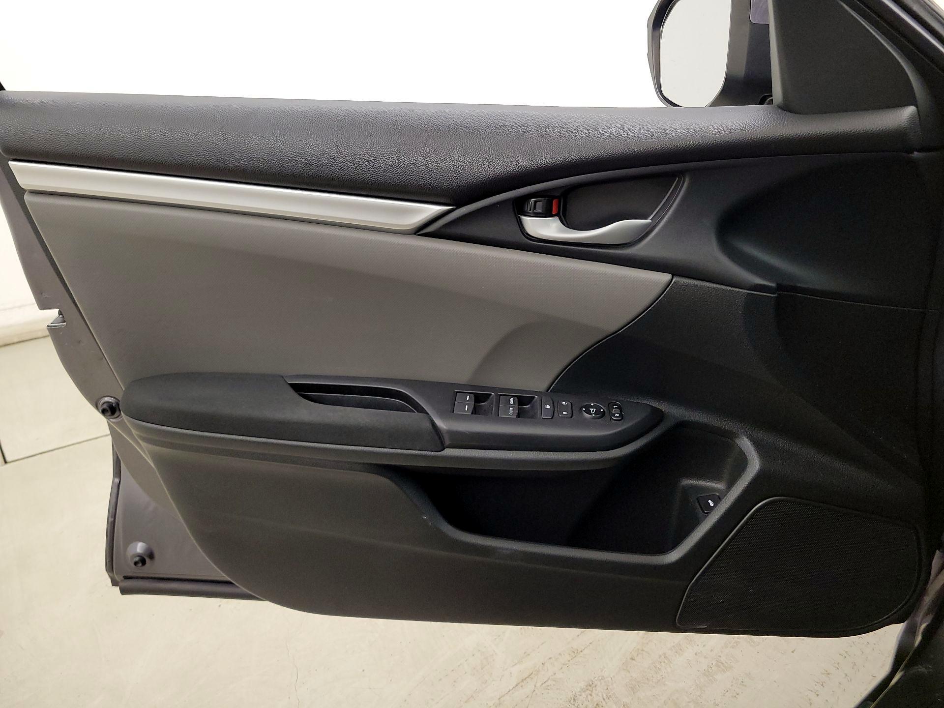 Thumbnail: 2017 Honda Civic - 12