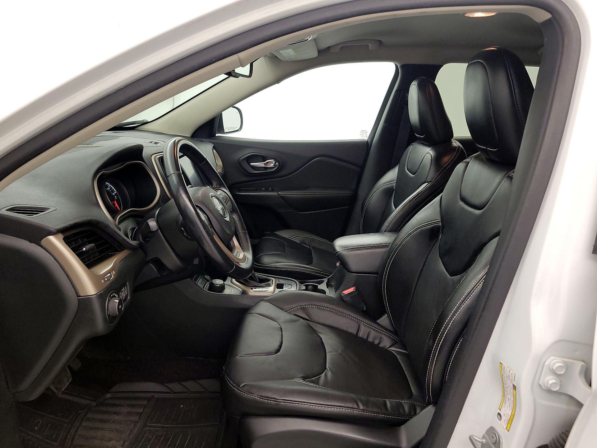 Thumbnail: 2016 Jeep Cherokee - 11