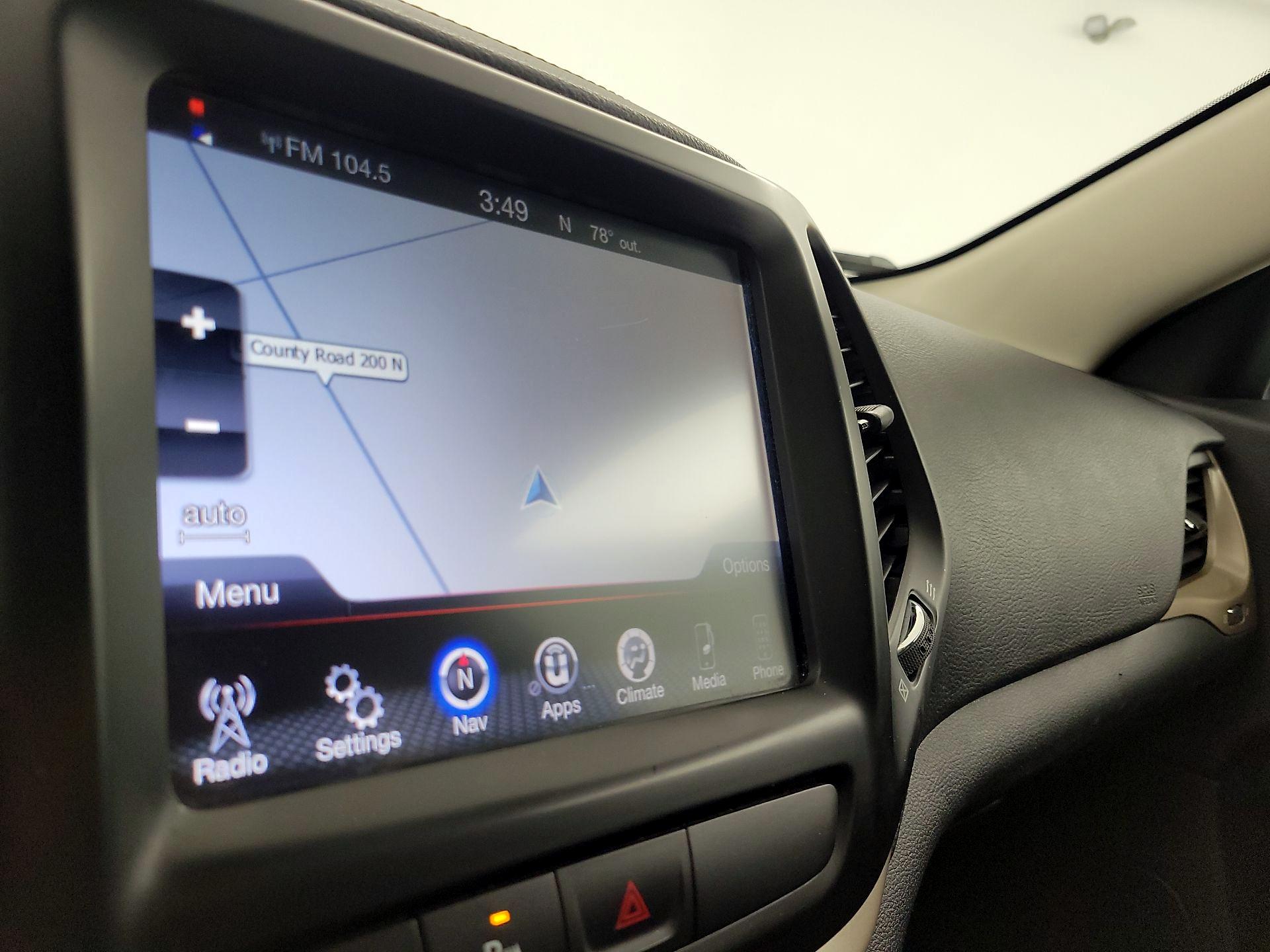 Thumbnail: 2016 Jeep Cherokee - 14