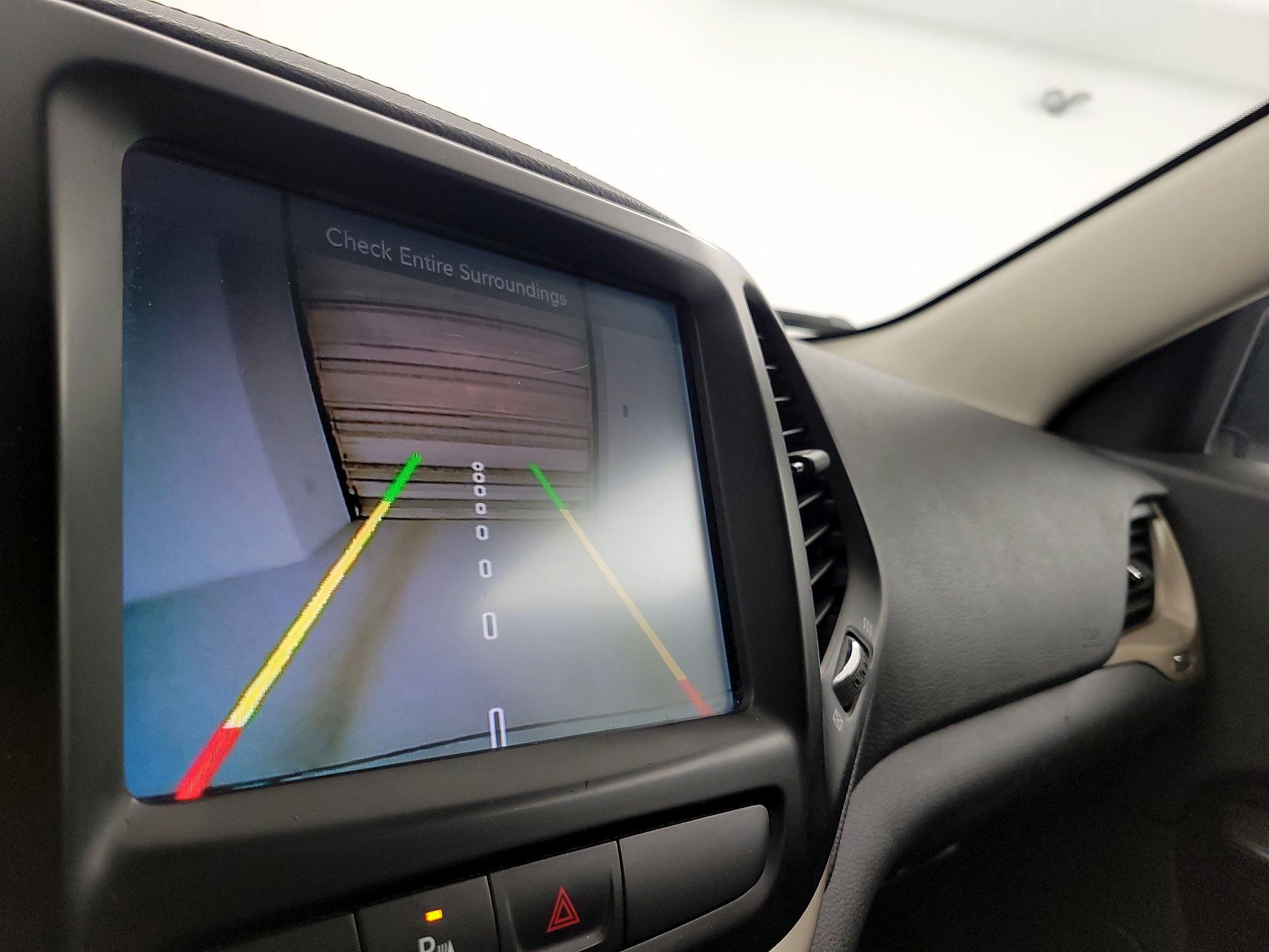 Thumbnail: 2016 Jeep Cherokee - 15