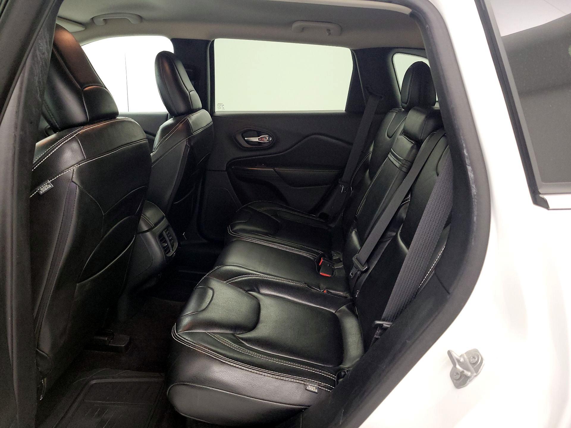 Thumbnail: 2016 Jeep Cherokee - 20