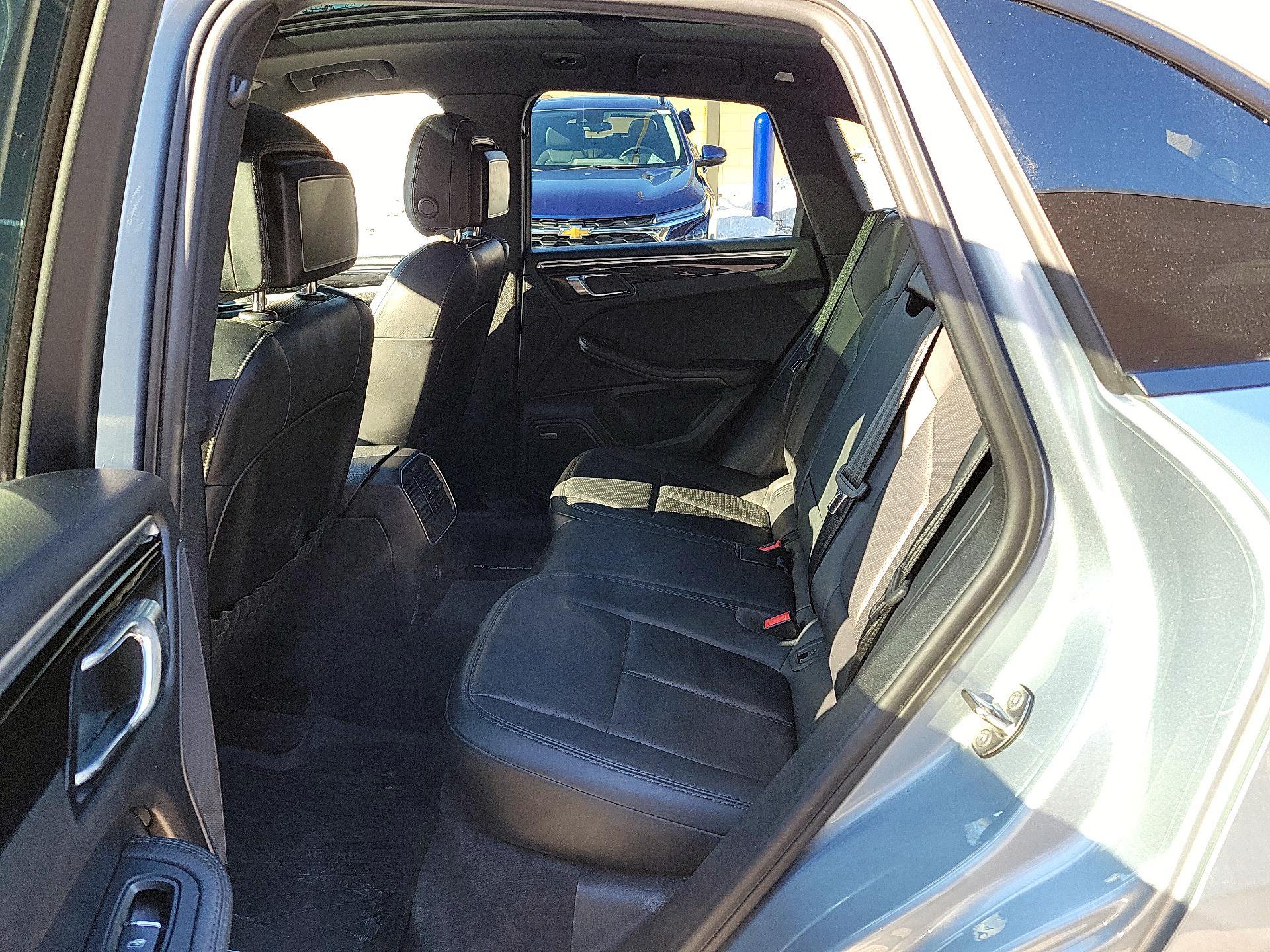 Thumbnail: 2021 Porsche Macan - 19