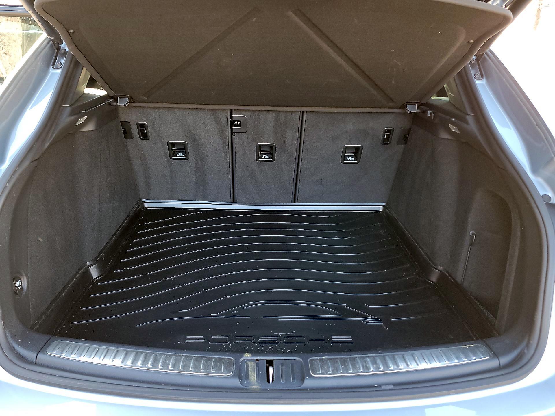 Thumbnail: 2021 Porsche Macan - 20