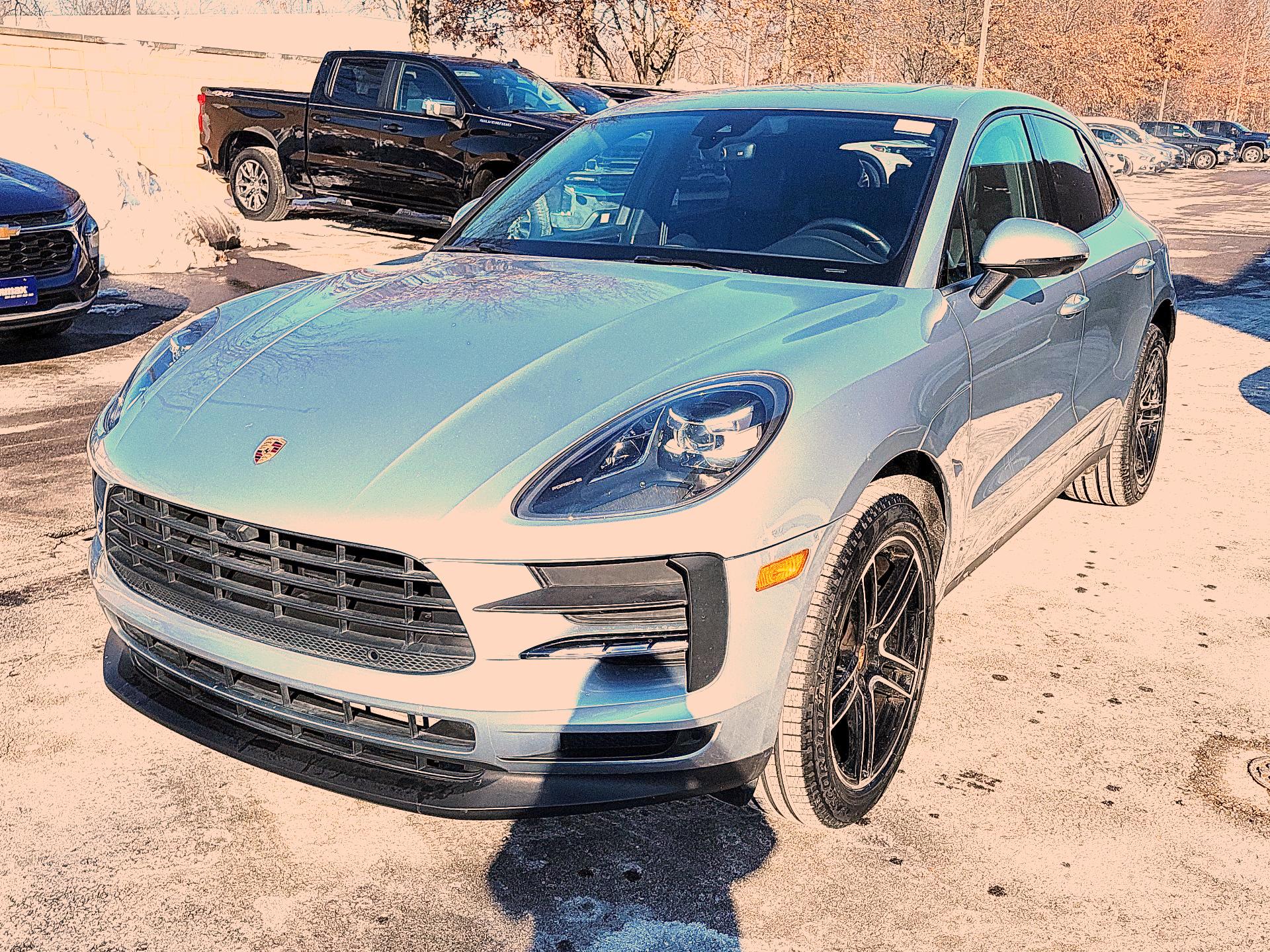 Thumbnail: 2021 Porsche Macan - 3