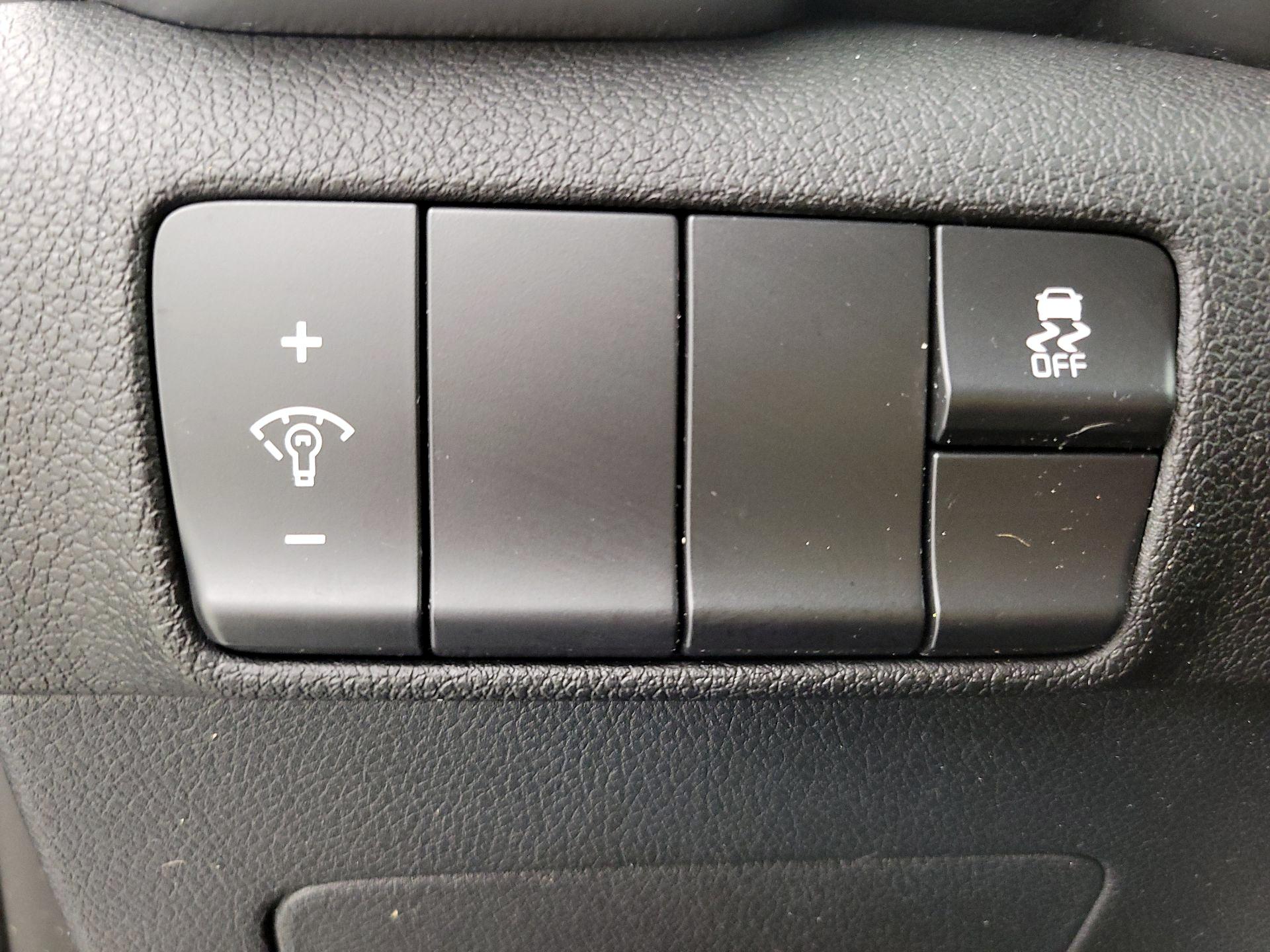 Thumbnail: 2017 Kia Sportage - 13