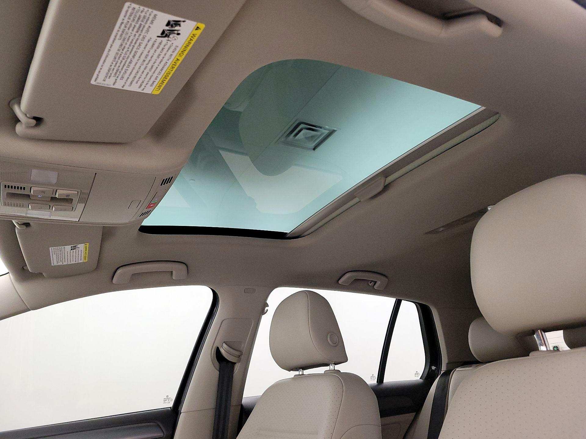 Thumbnail: 2020 Volkswagen Golf - 19