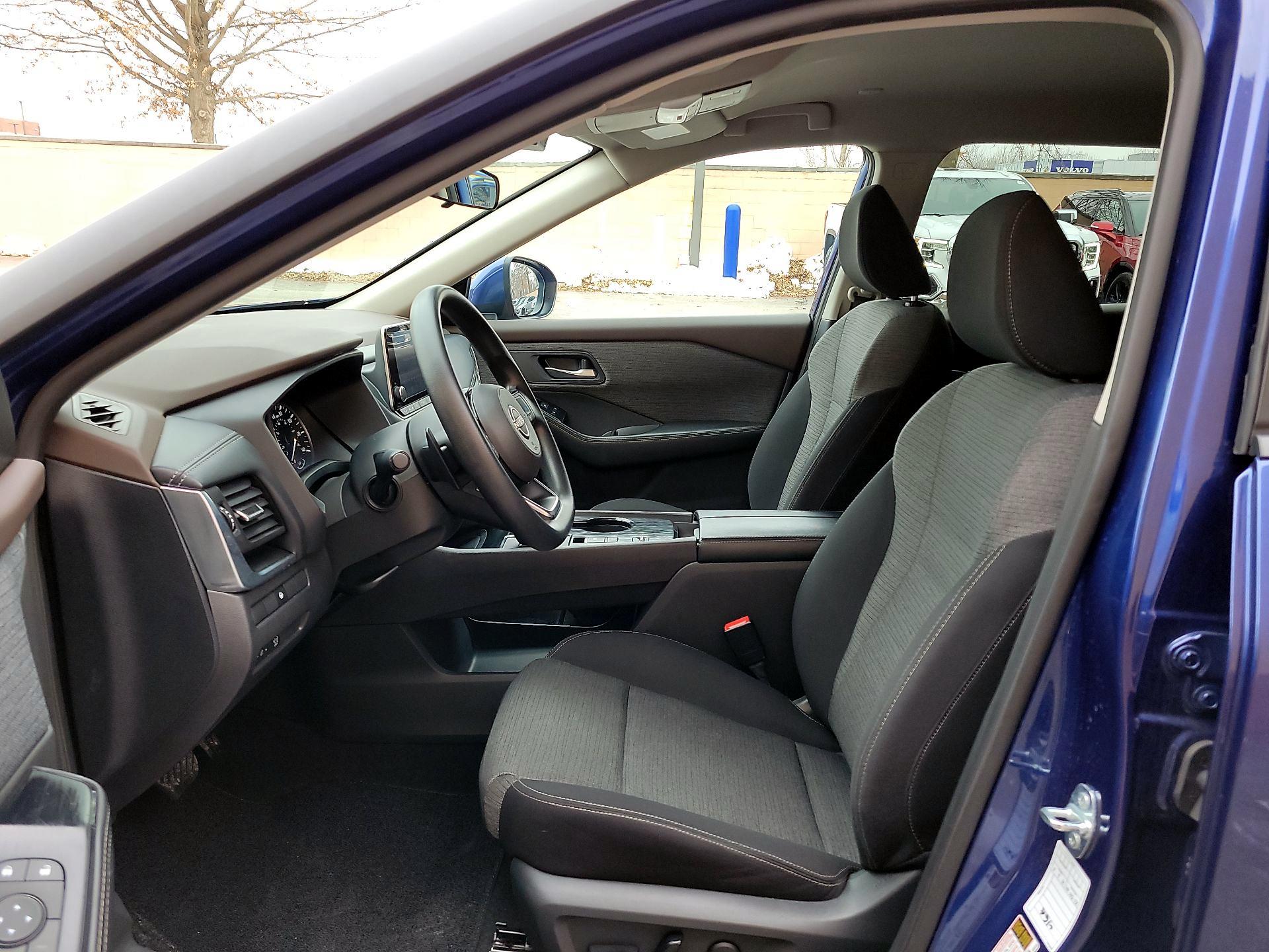 Thumbnail: 2023 Nissan Rogue - 9