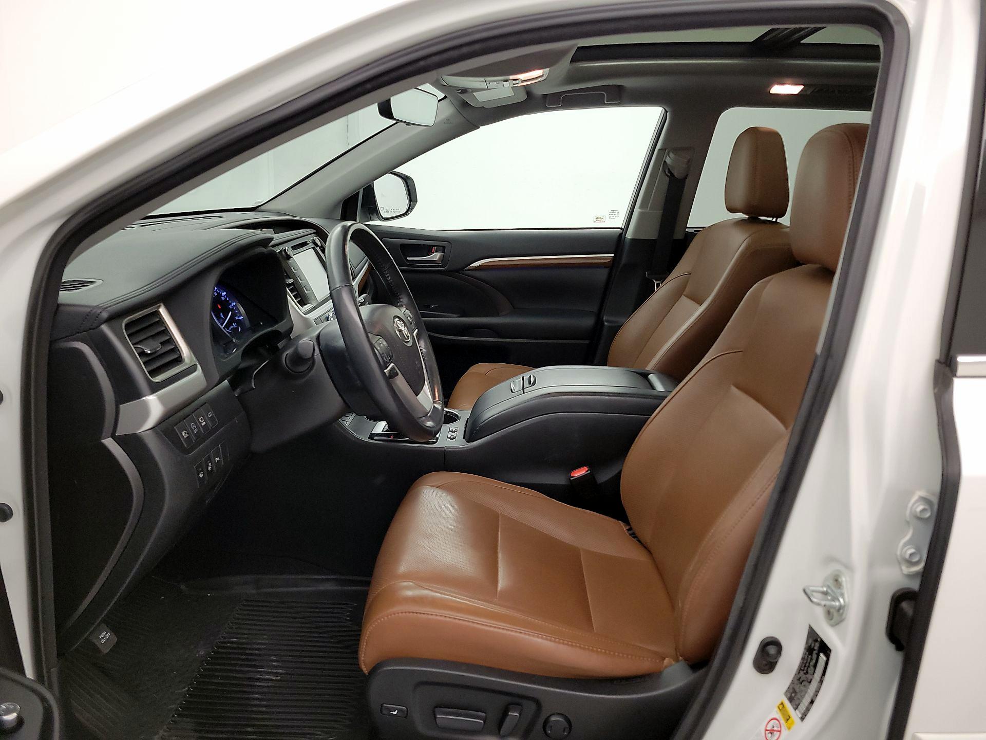 Thumbnail: 2018 Toyota Highlander - 11