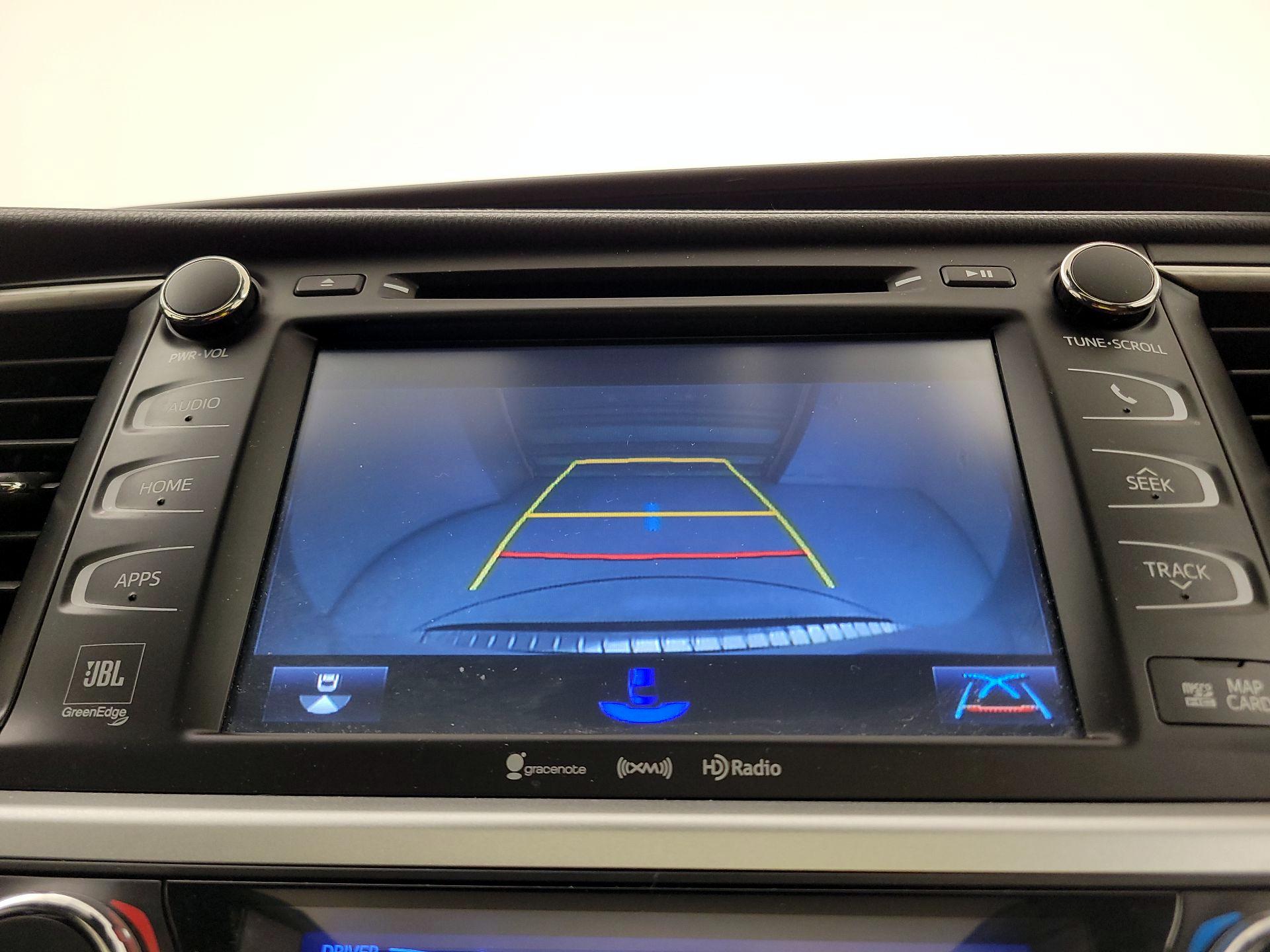 Thumbnail: 2018 Toyota Highlander - 14