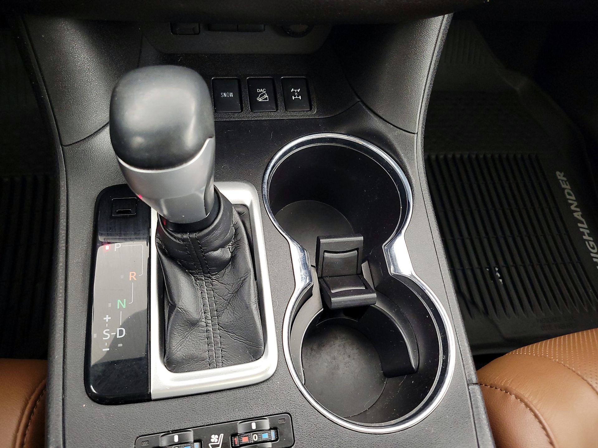 Thumbnail: 2018 Toyota Highlander - 17