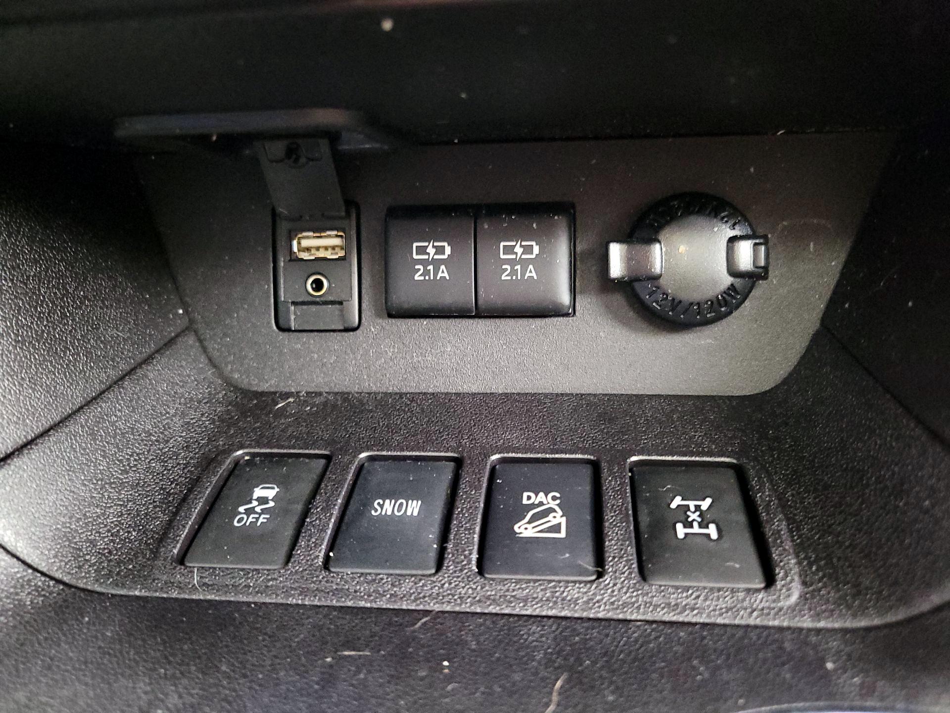 Thumbnail: 2018 Toyota Highlander - 18