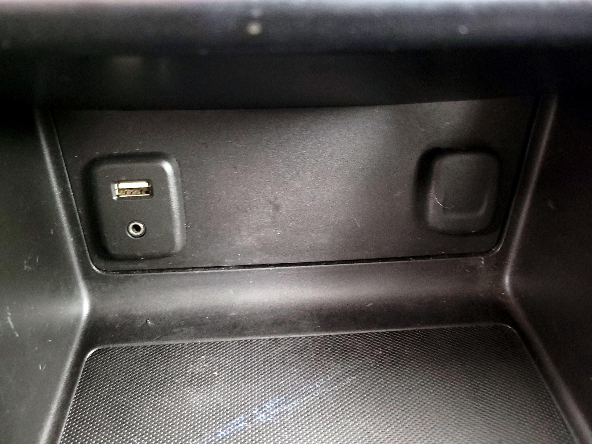 Thumbnail: 2016 GMC Canyon - 18