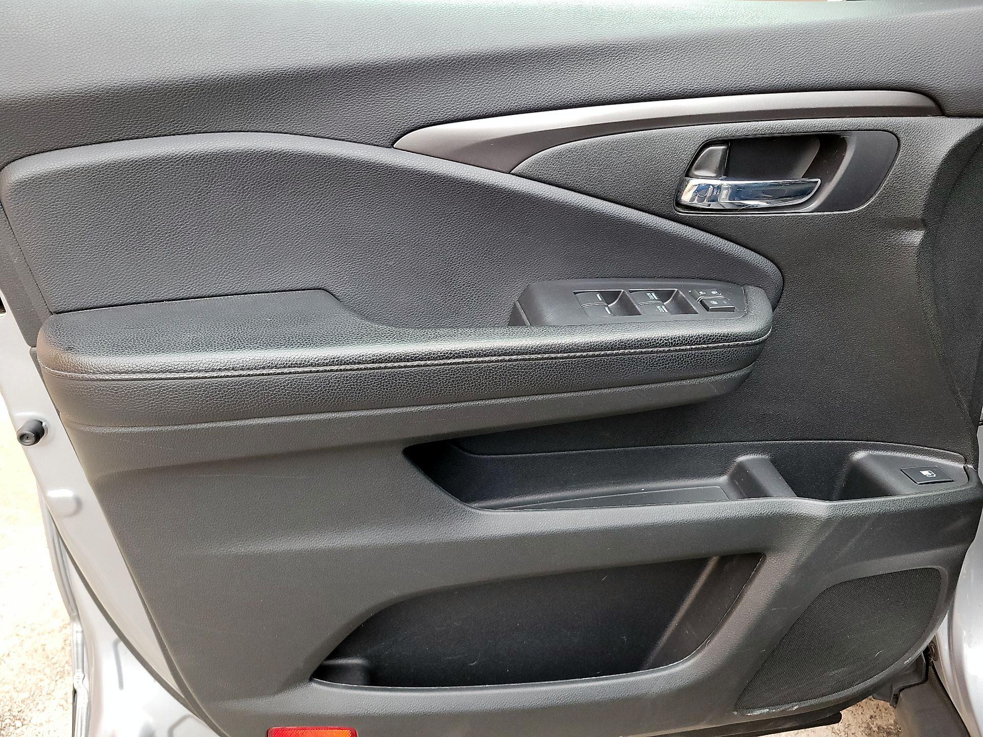 Thumbnail: 2019 Honda Ridgeline - 10