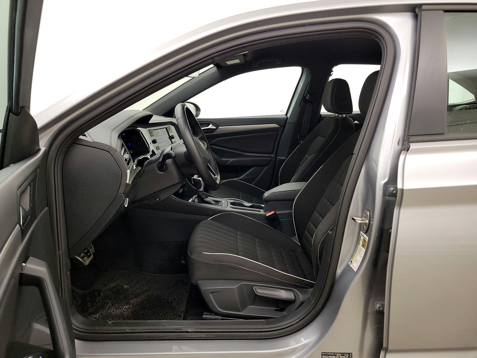 Thumbnail: 2023 Volkswagen Jetta - 11