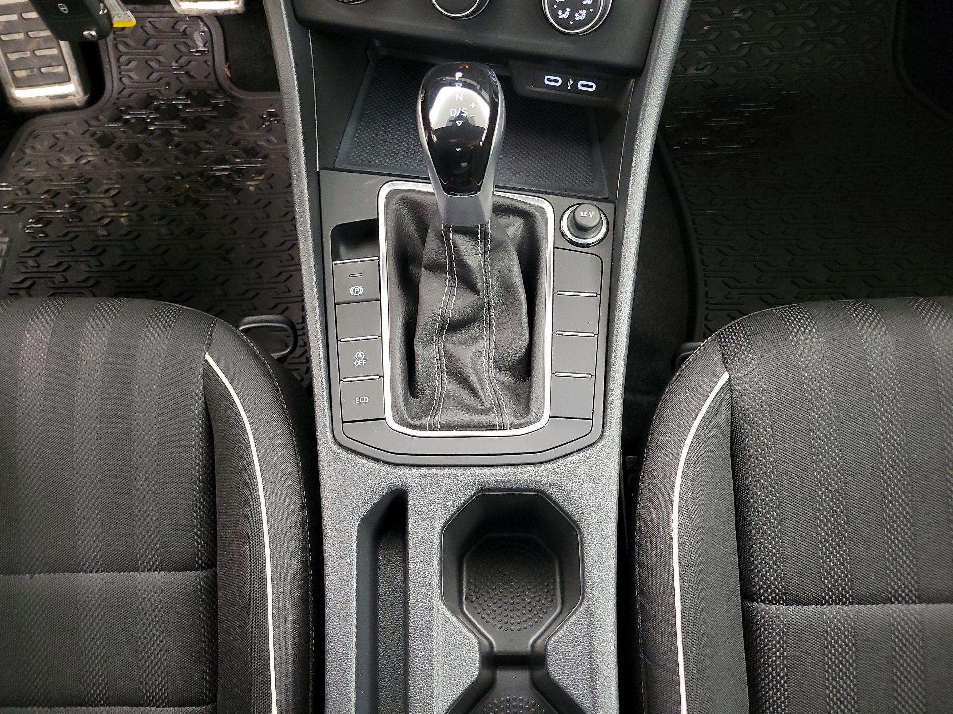 Thumbnail: 2023 Volkswagen Jetta - 17