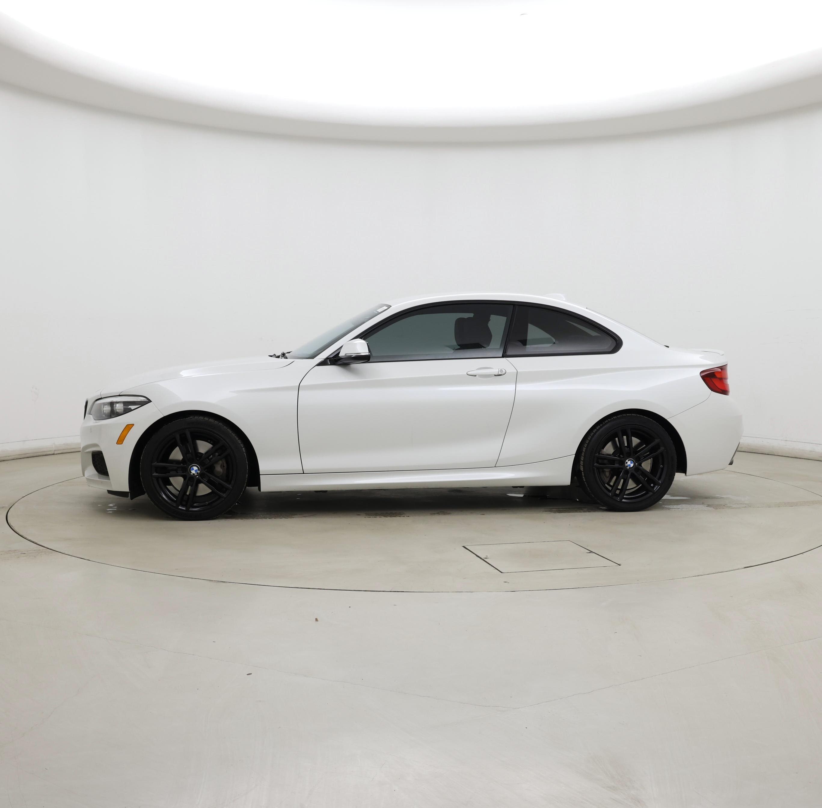 Thumbnail: 2021 BMW 2 Series - 3