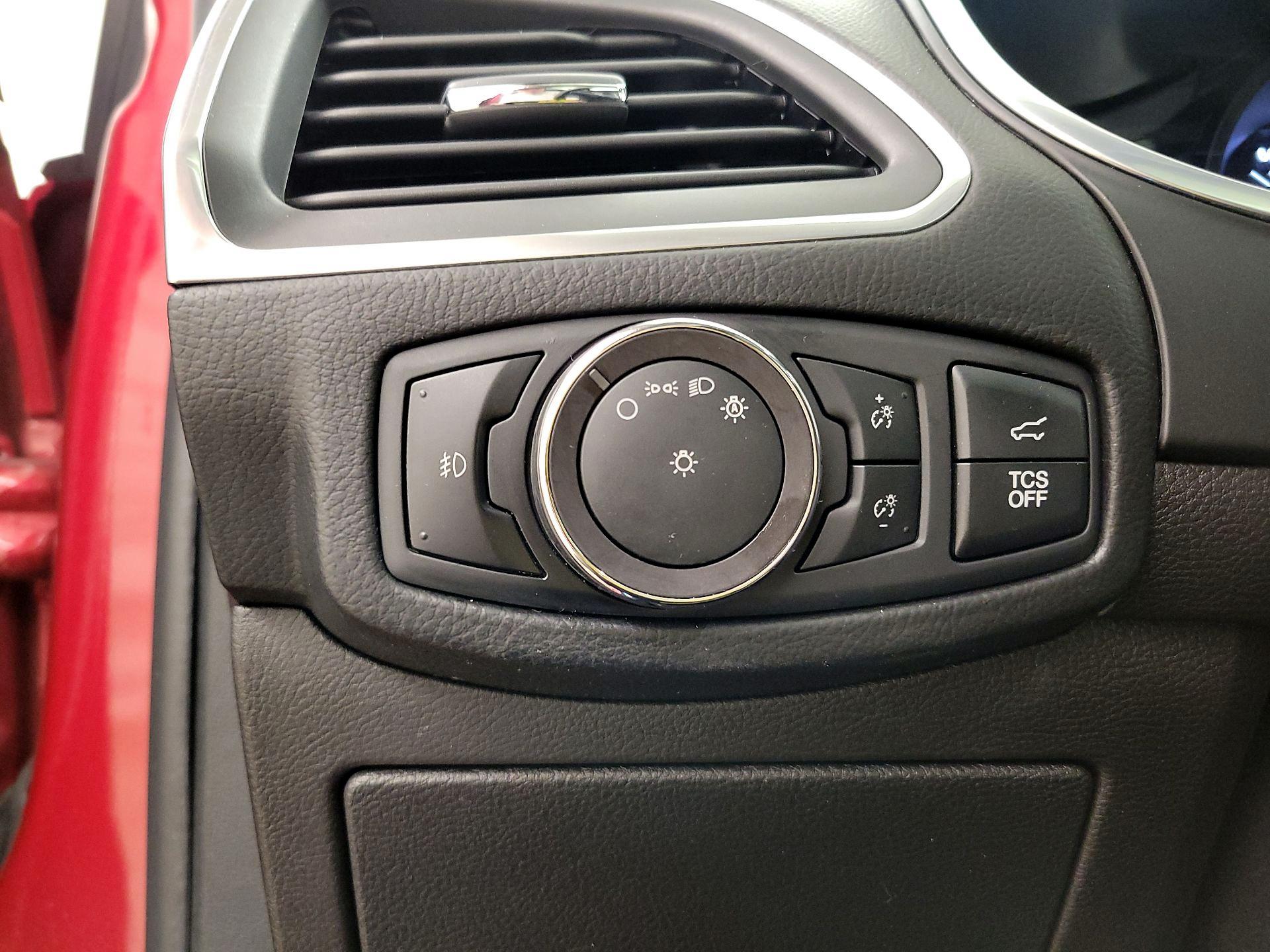 Thumbnail: 2020 Ford Edge - 13