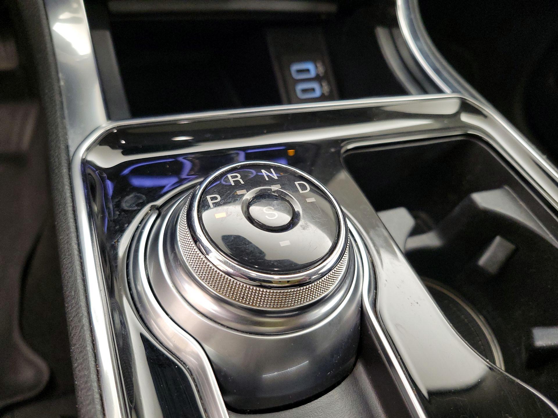 Thumbnail: 2020 Ford Edge - 18