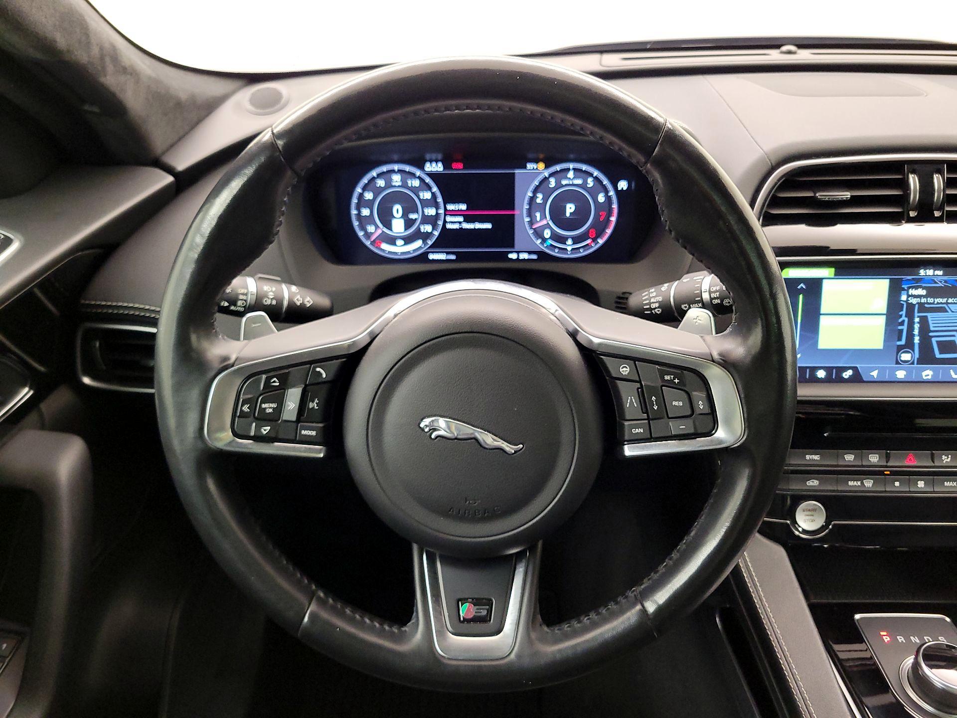 Thumbnail: 2019 Jaguar F-Pace - 10