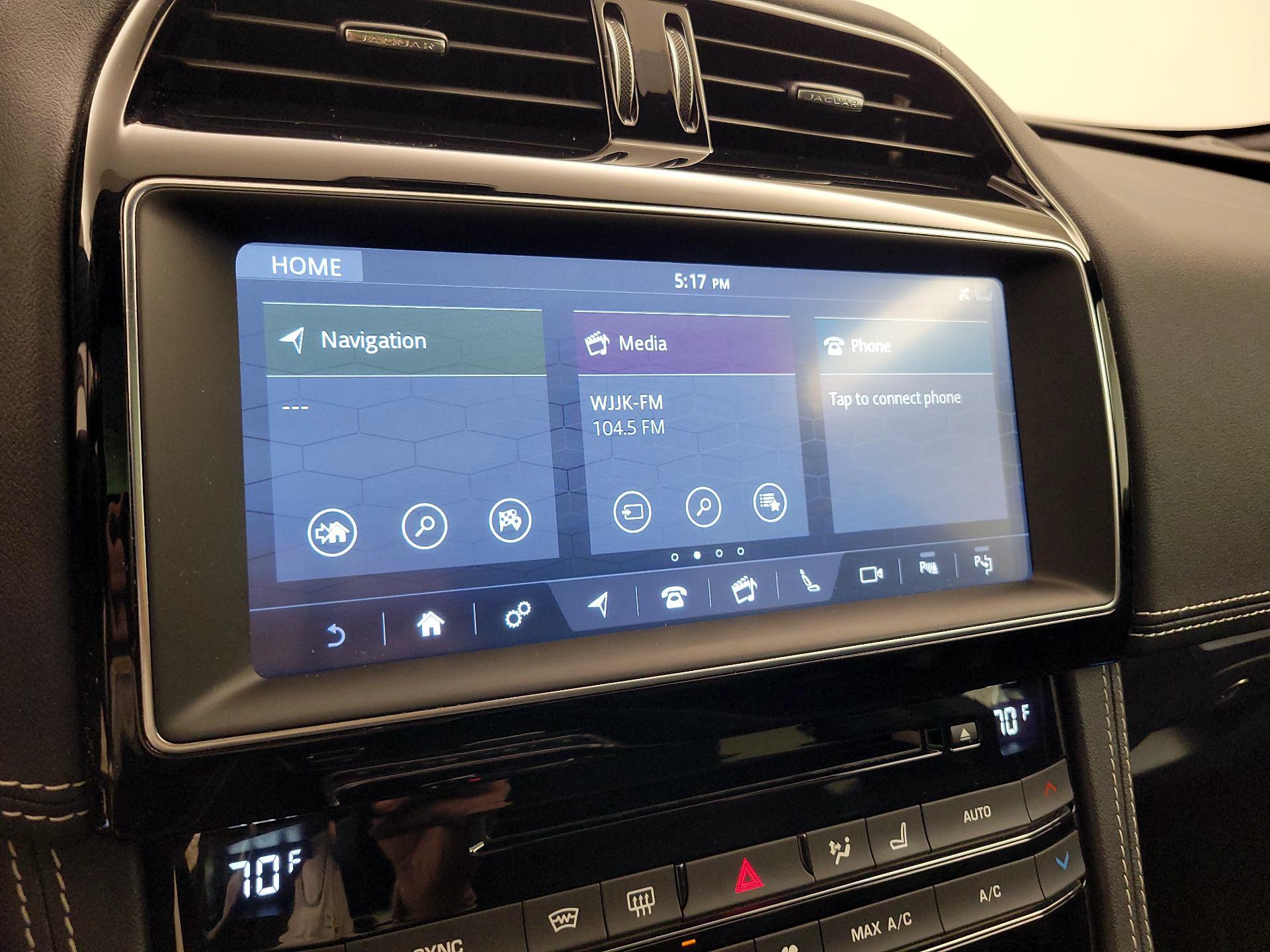 Thumbnail: 2019 Jaguar F-Pace - 16